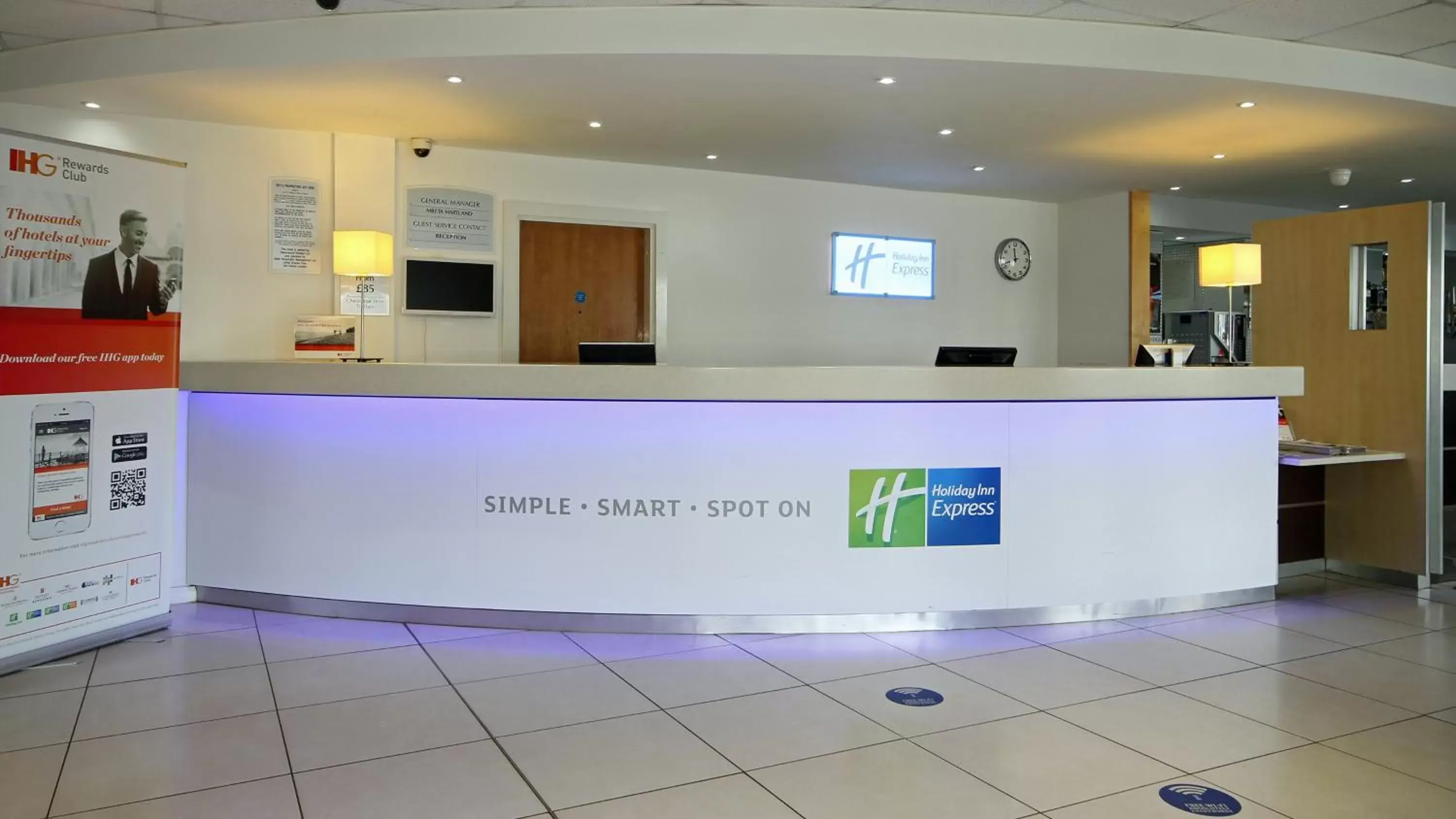 Property building, Lobby/Reception in Holiday Inn Express Nuneaton, an IHG Hotel