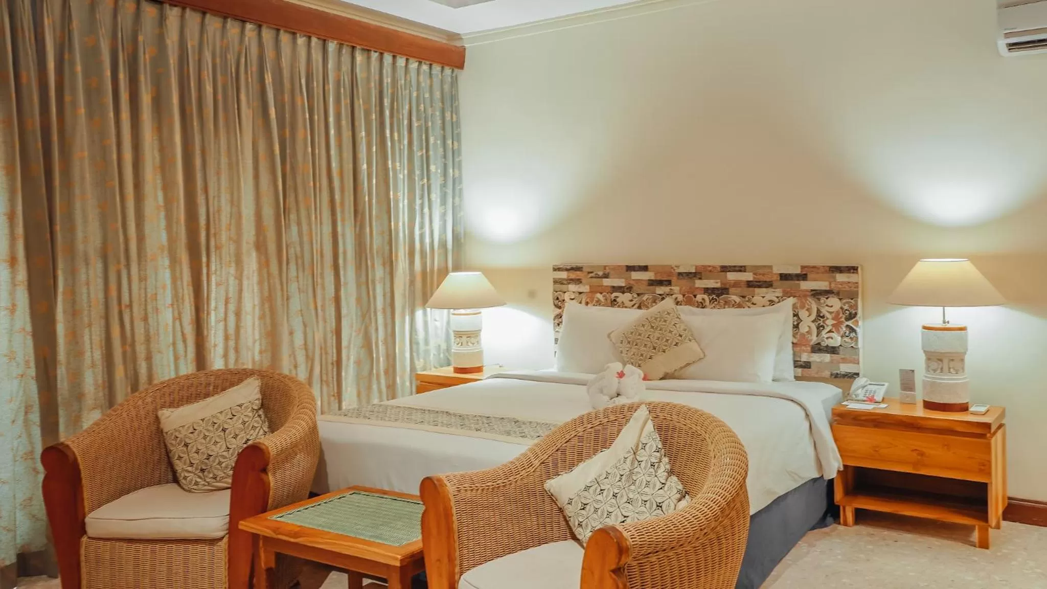 Bedroom, Bed in AlamKulkul Boutique Resort