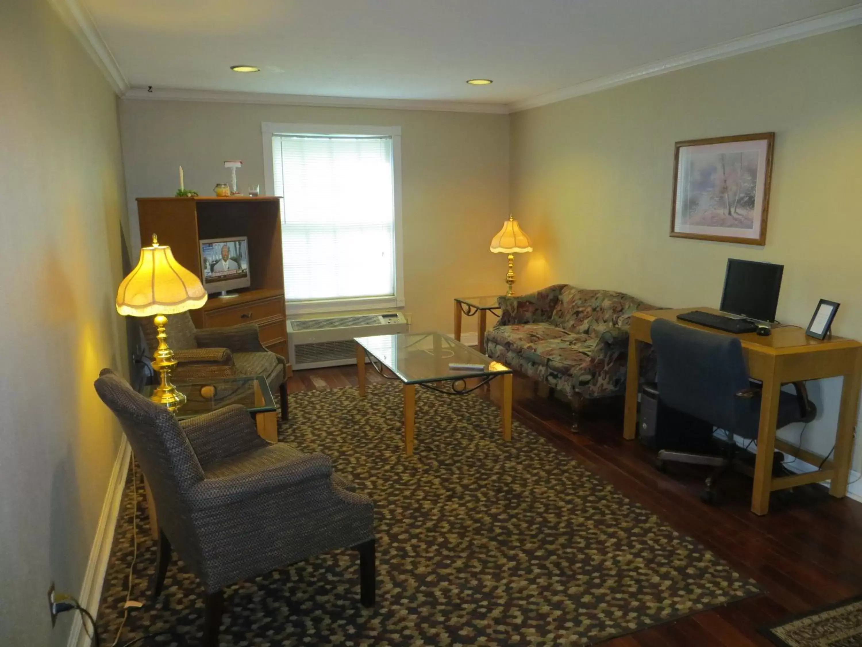 Lobby or reception, Seating Area in Americourt Hotel and Suites - Elizabethton