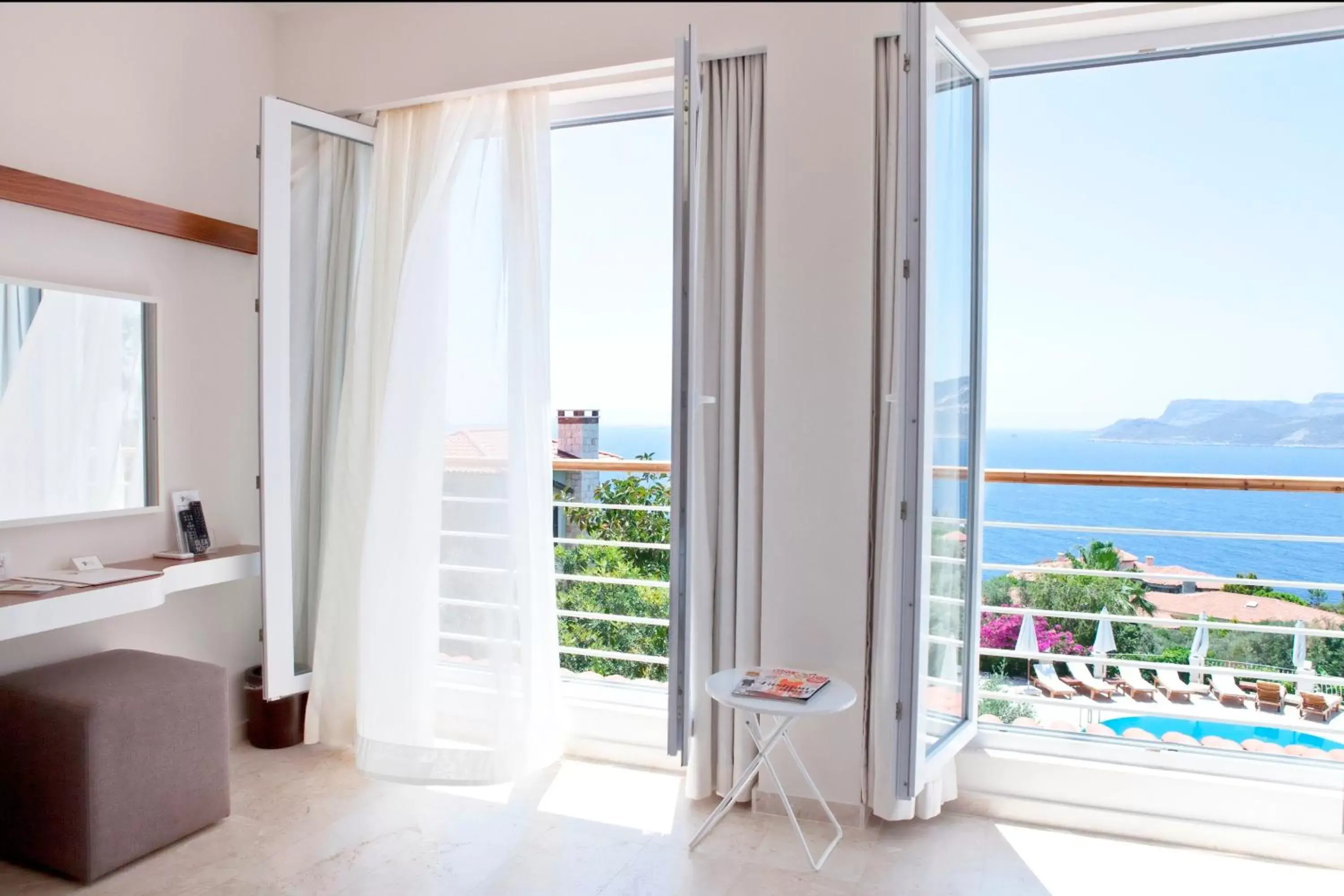 Deluxe Family Room with Sea View in Olea Nova Hotel