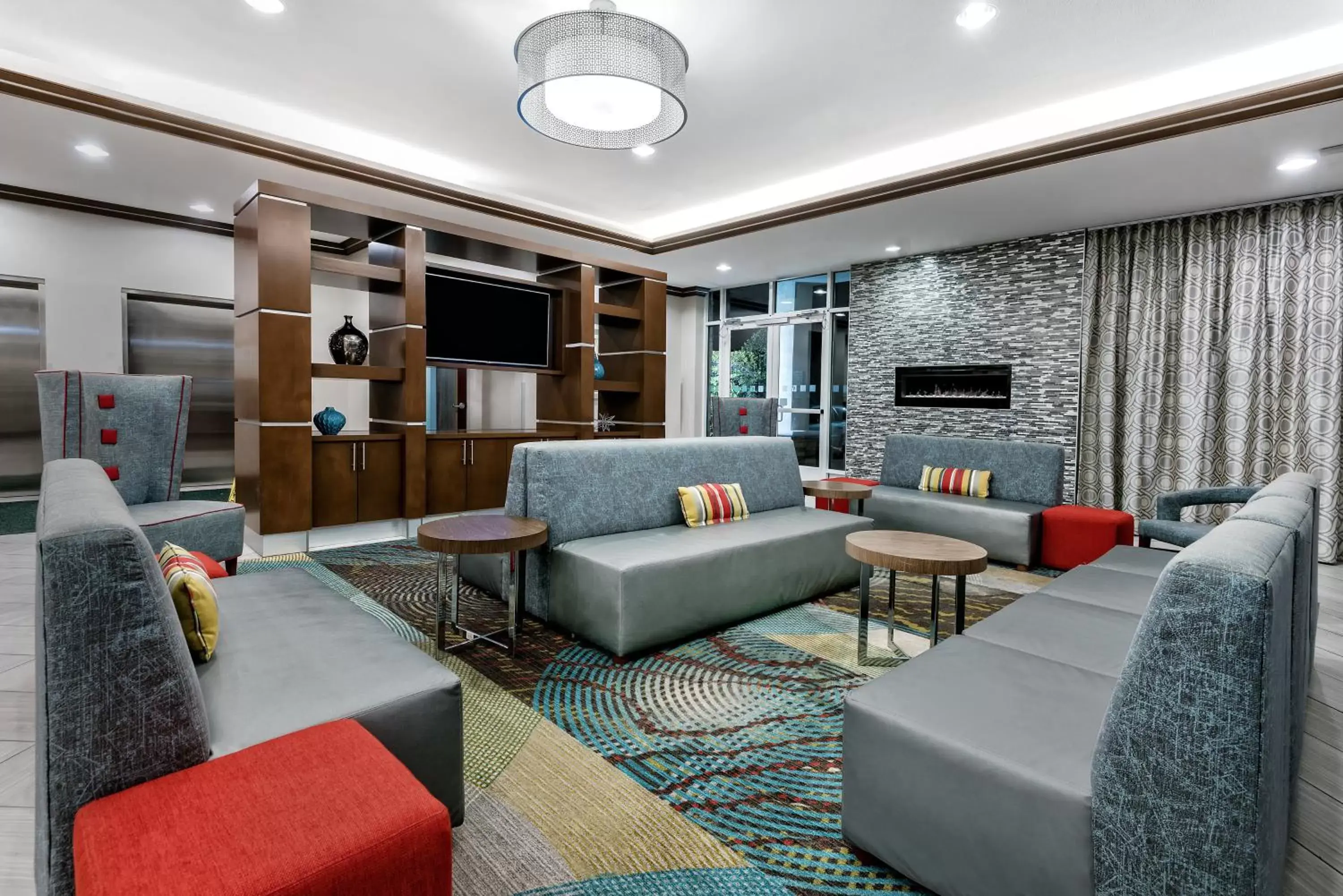 Property building, Seating Area in Holiday Inn & Suites College Station-Aggieland, an IHG Hotel