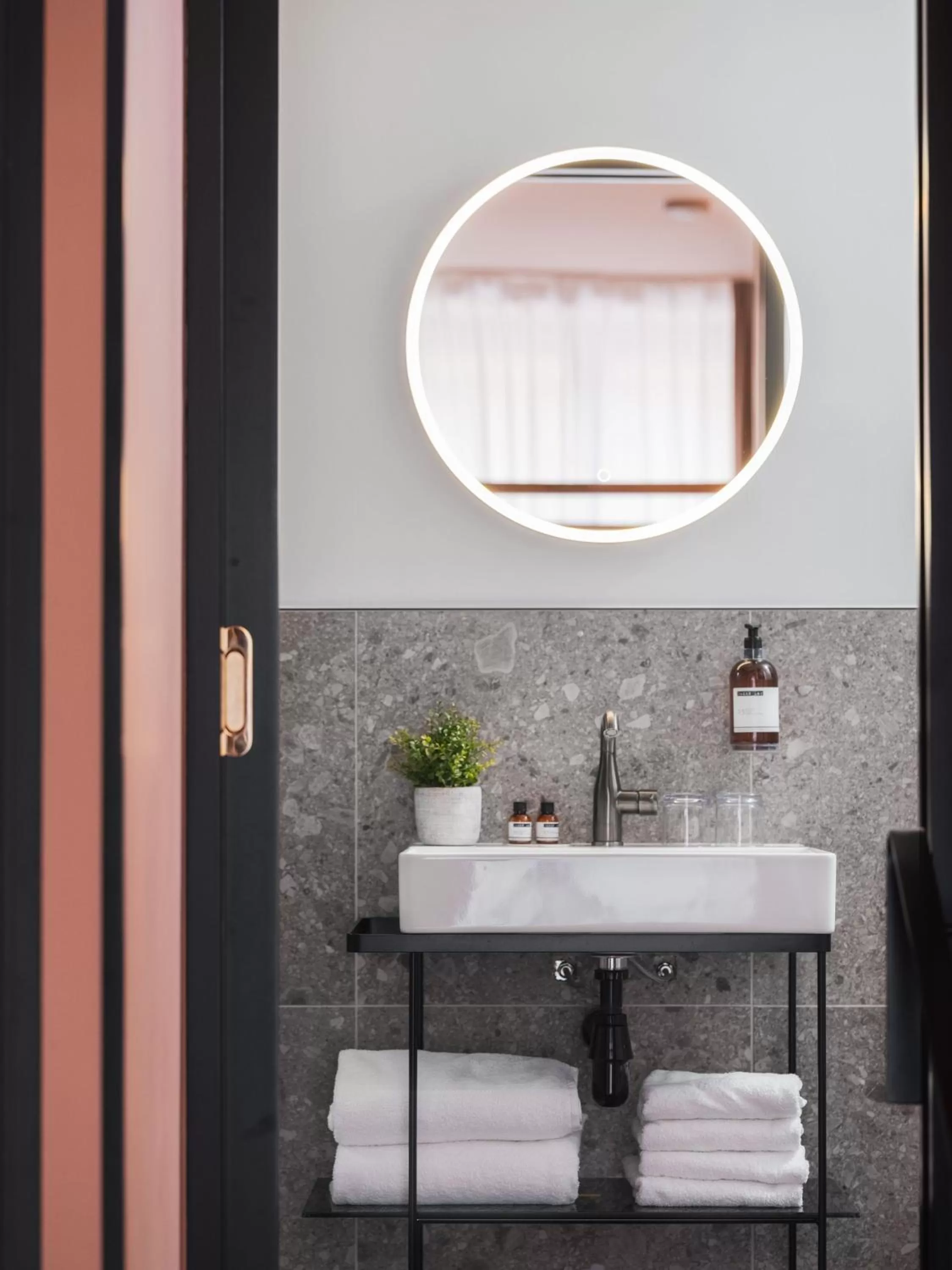 Bathroom in Maisons du Monde Hotel & Suites - Nantes