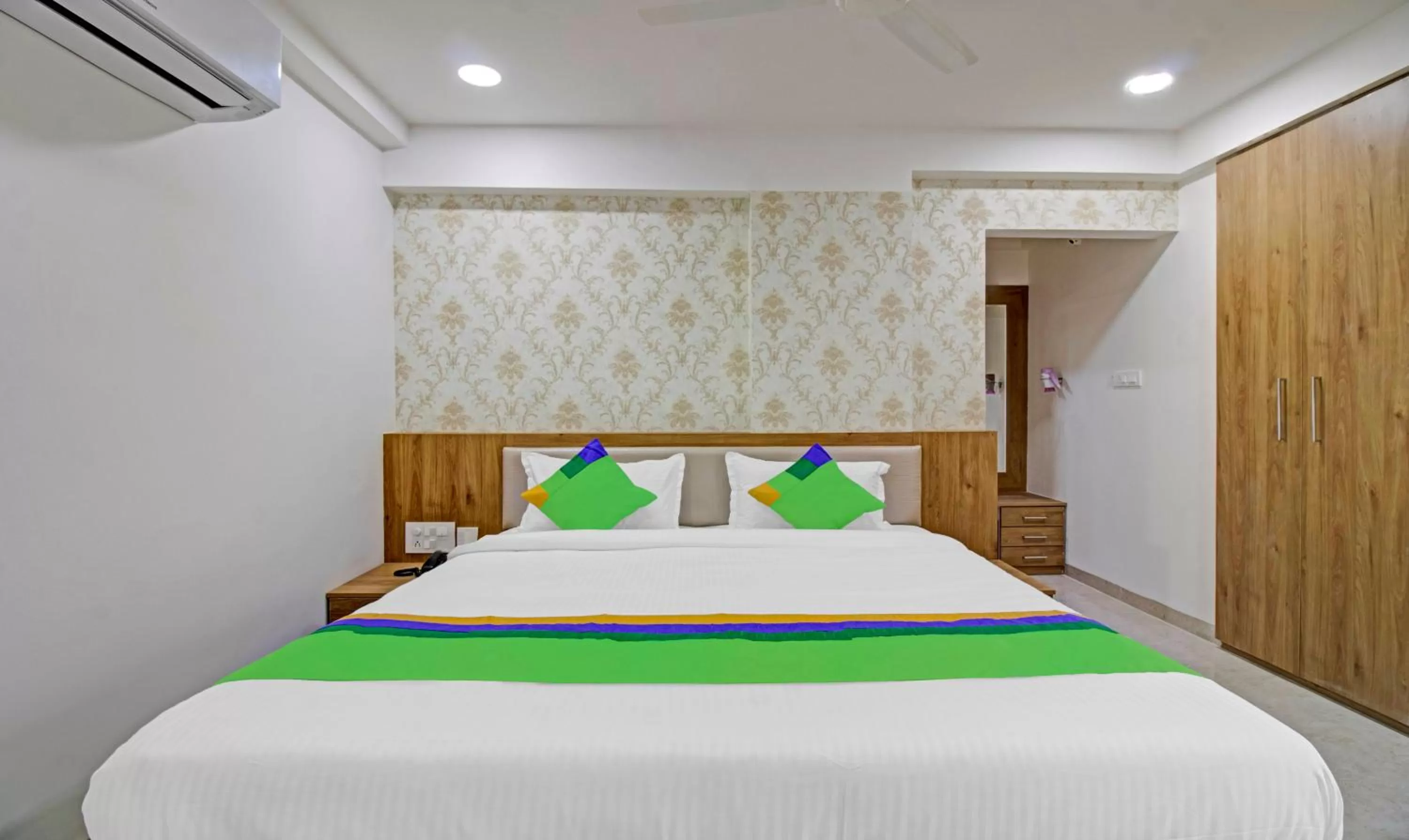 Bedroom, Bed in Treebo Chandraprasth Residency