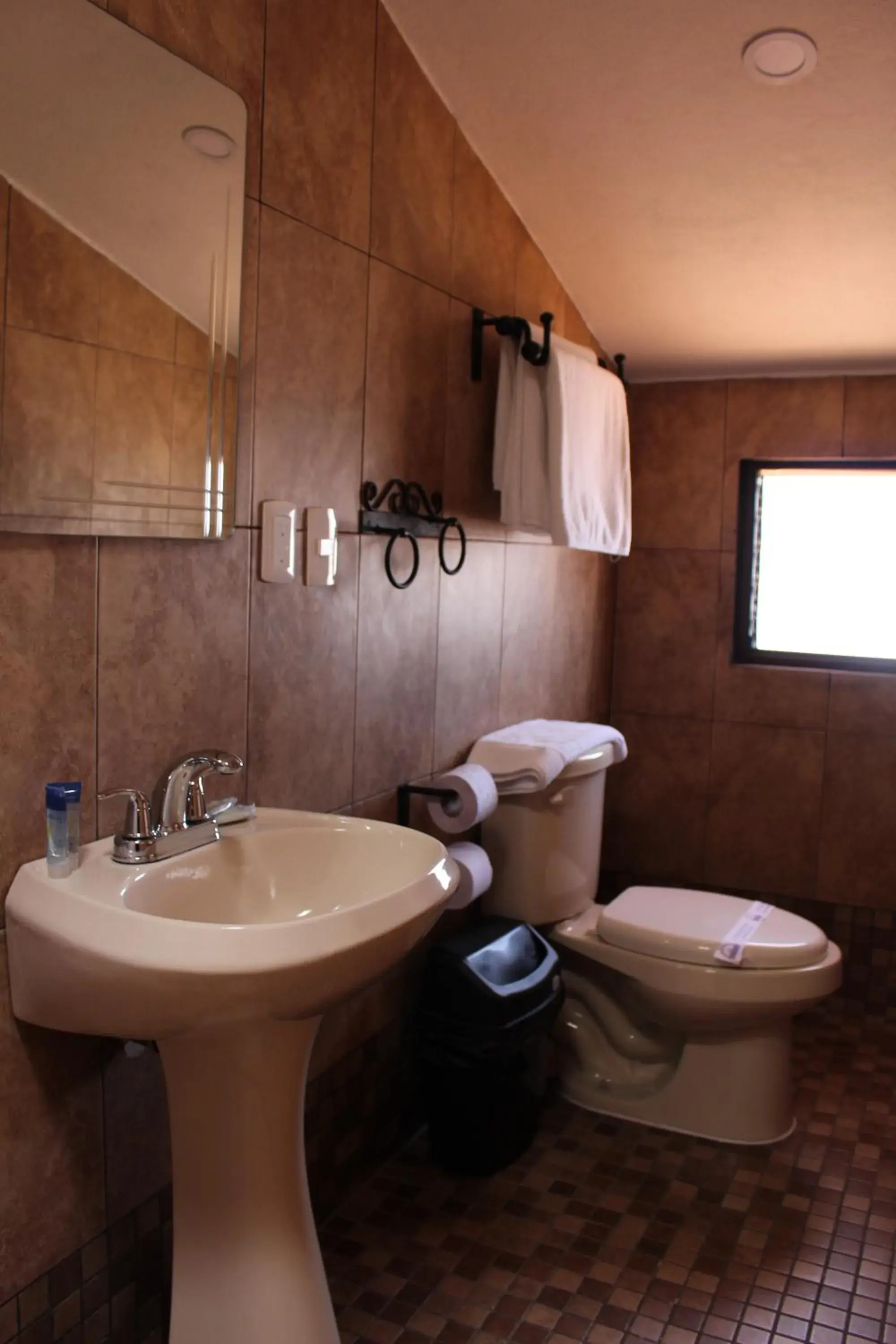 Shower, Bathroom in Hotel Casa Margarita