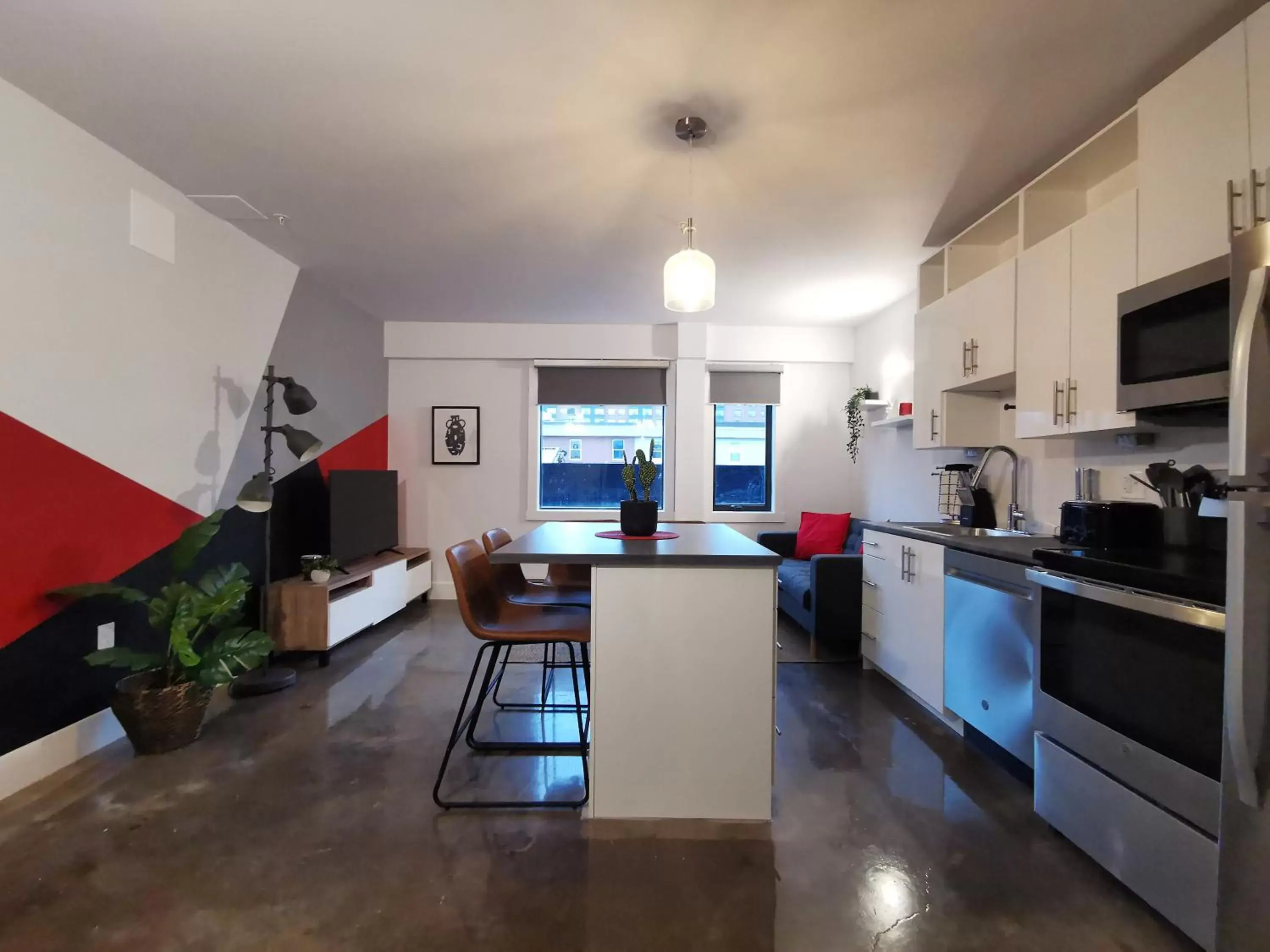 Kitchen/Kitchenette in Cameo Hotel and Suites