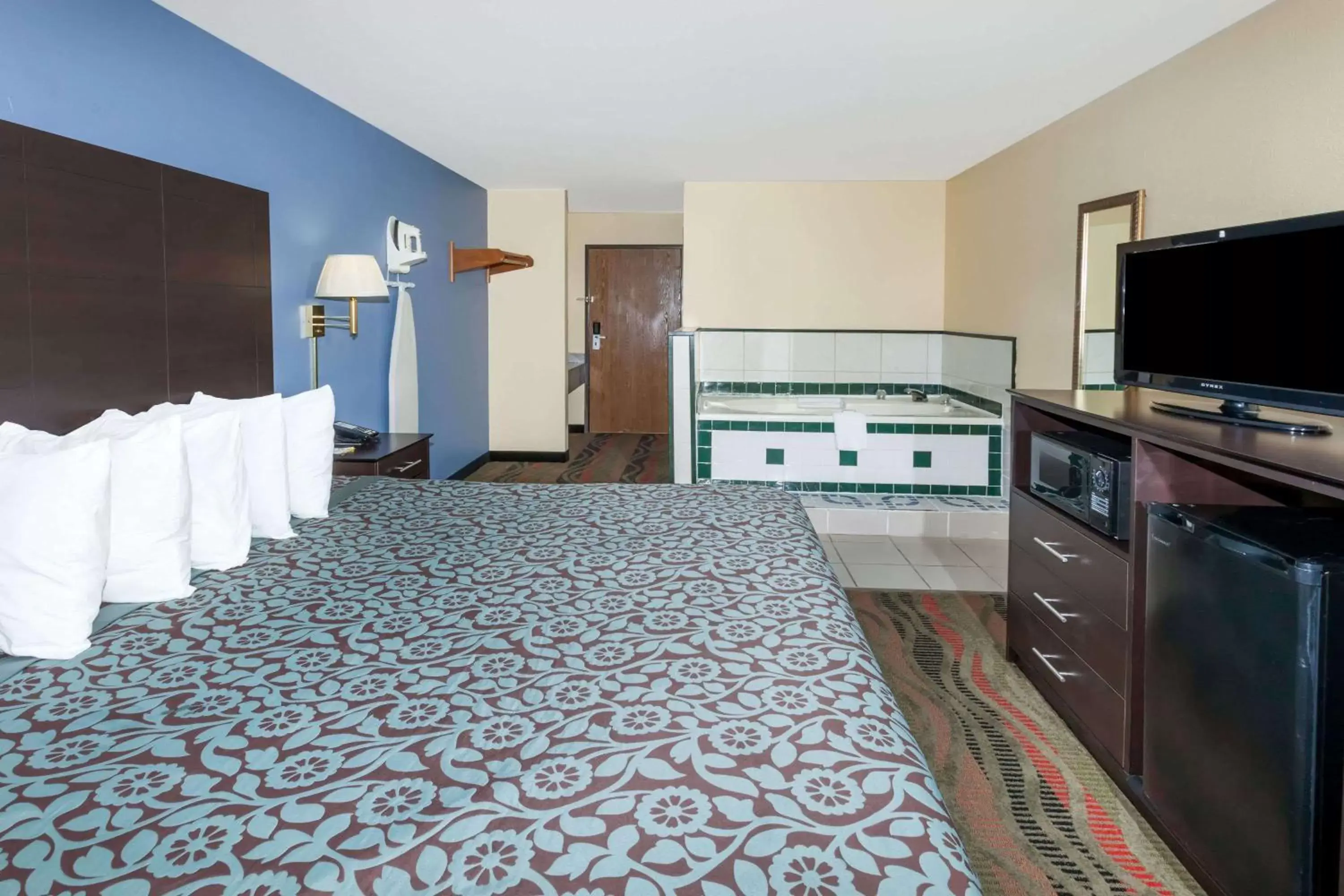 Photo of the whole room in Days Inn by Wyndham Springfield