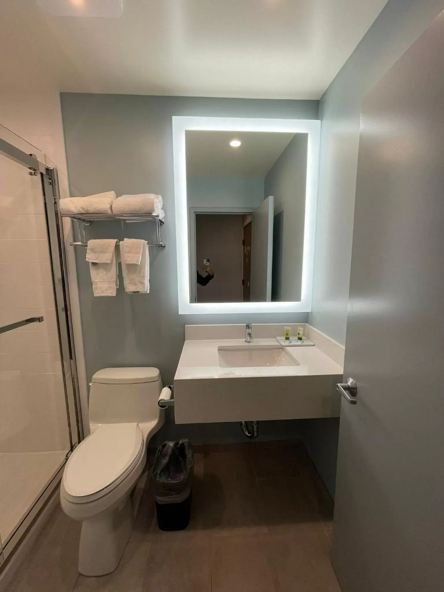 Bathroom in 112 Motel