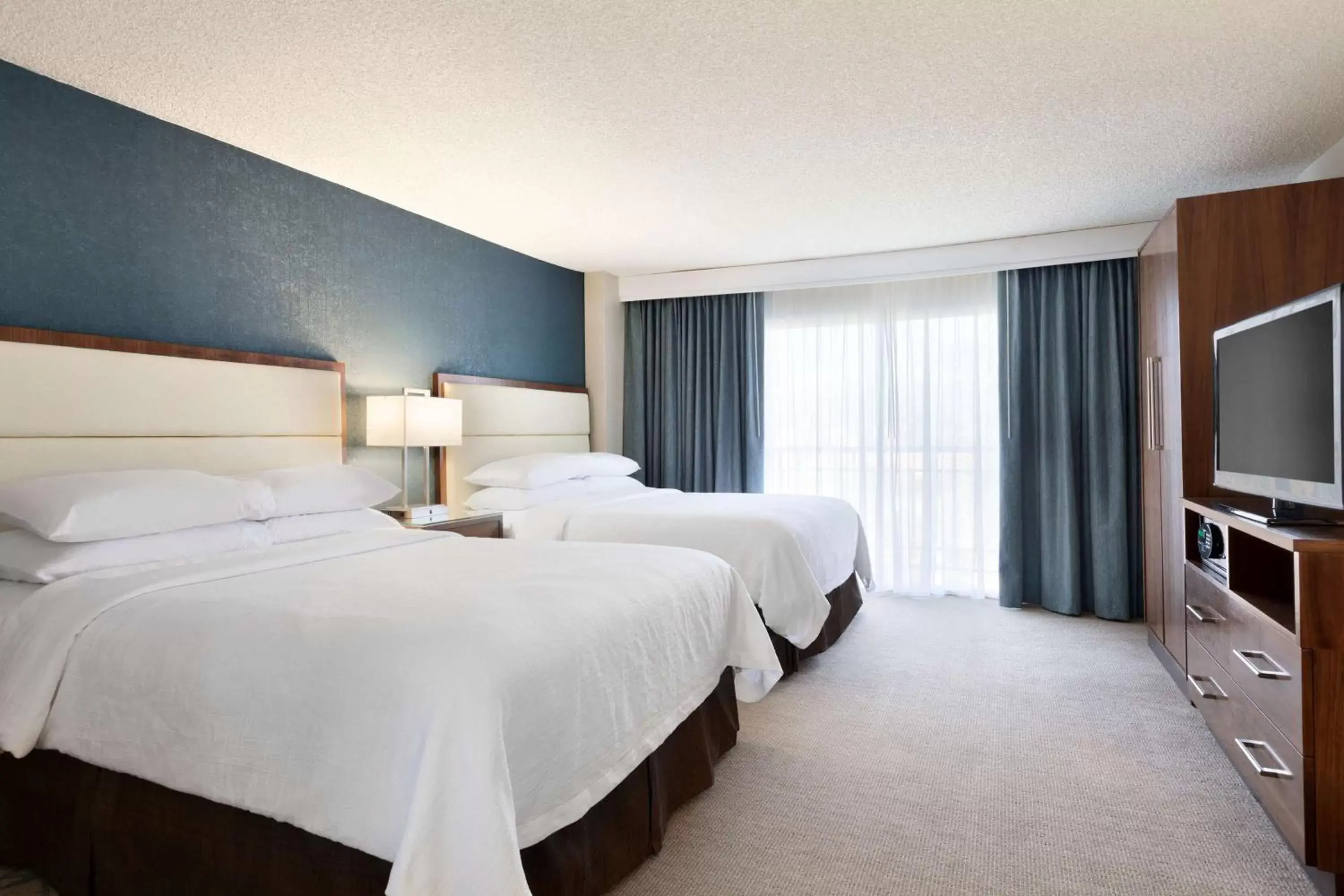 Bed in Embassy Suites by Hilton Brea - North Orange County