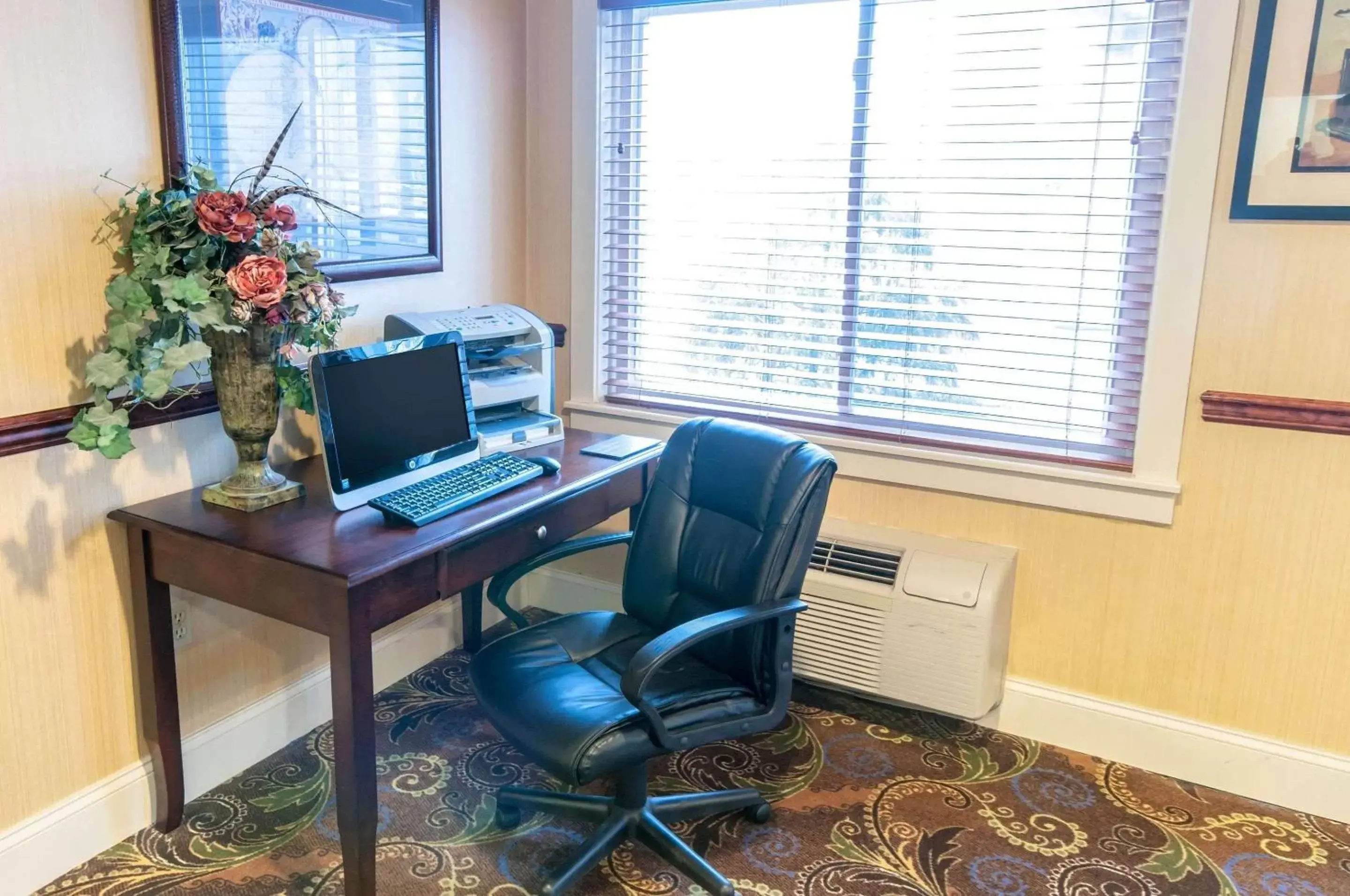 On site, Business Area/Conference Room in Comfort Inn Amish Country