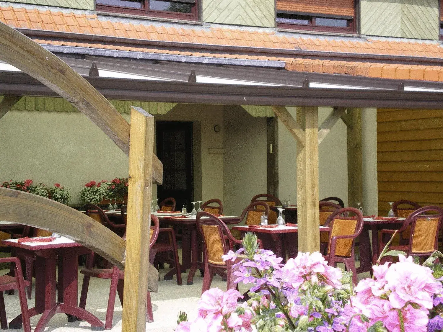 Restaurant/Places to Eat in Logis Auberge De La Dune