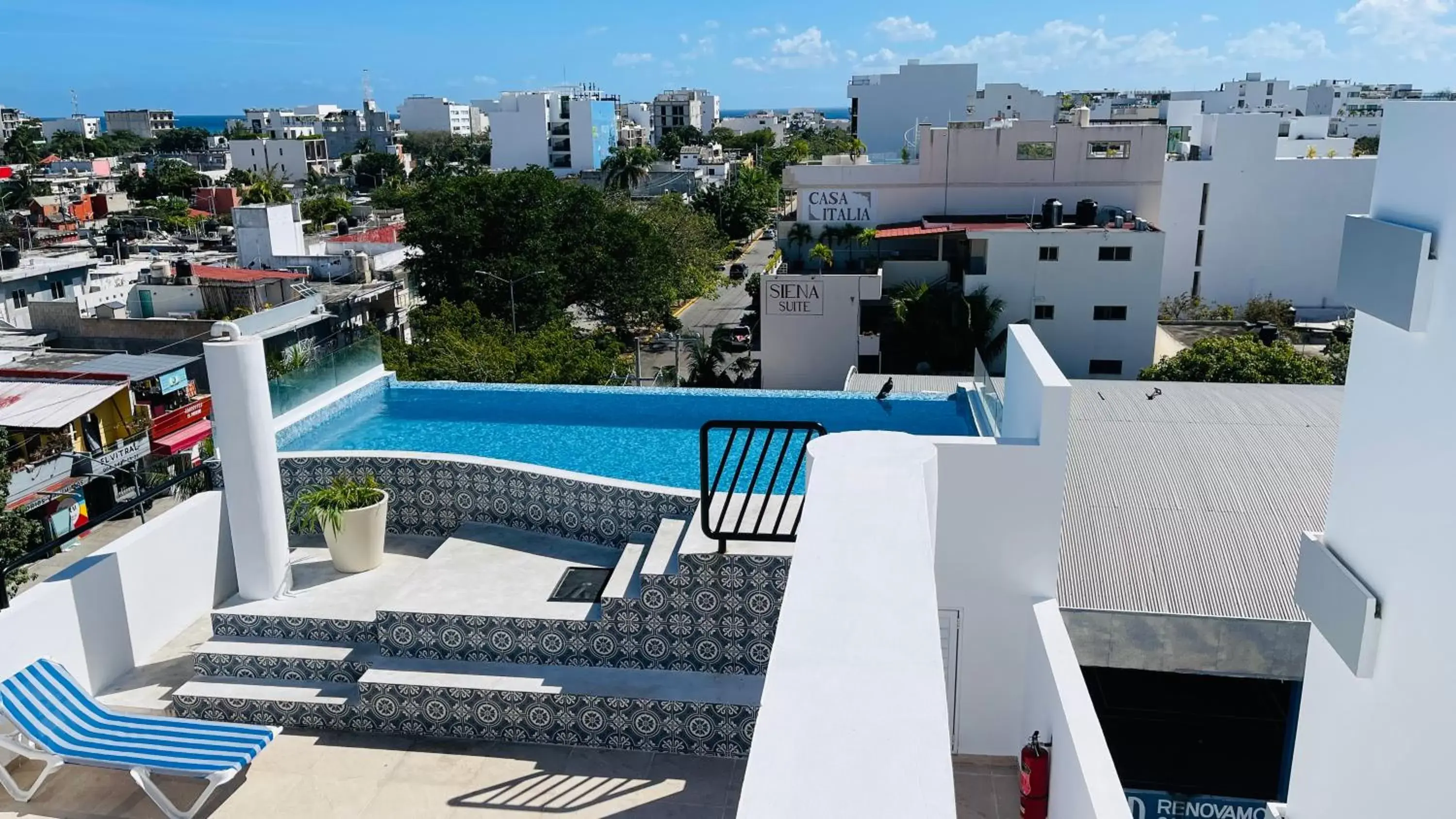 Swimming pool, Pool View in WINDAY HOTEL - Cerca 5a Avenida