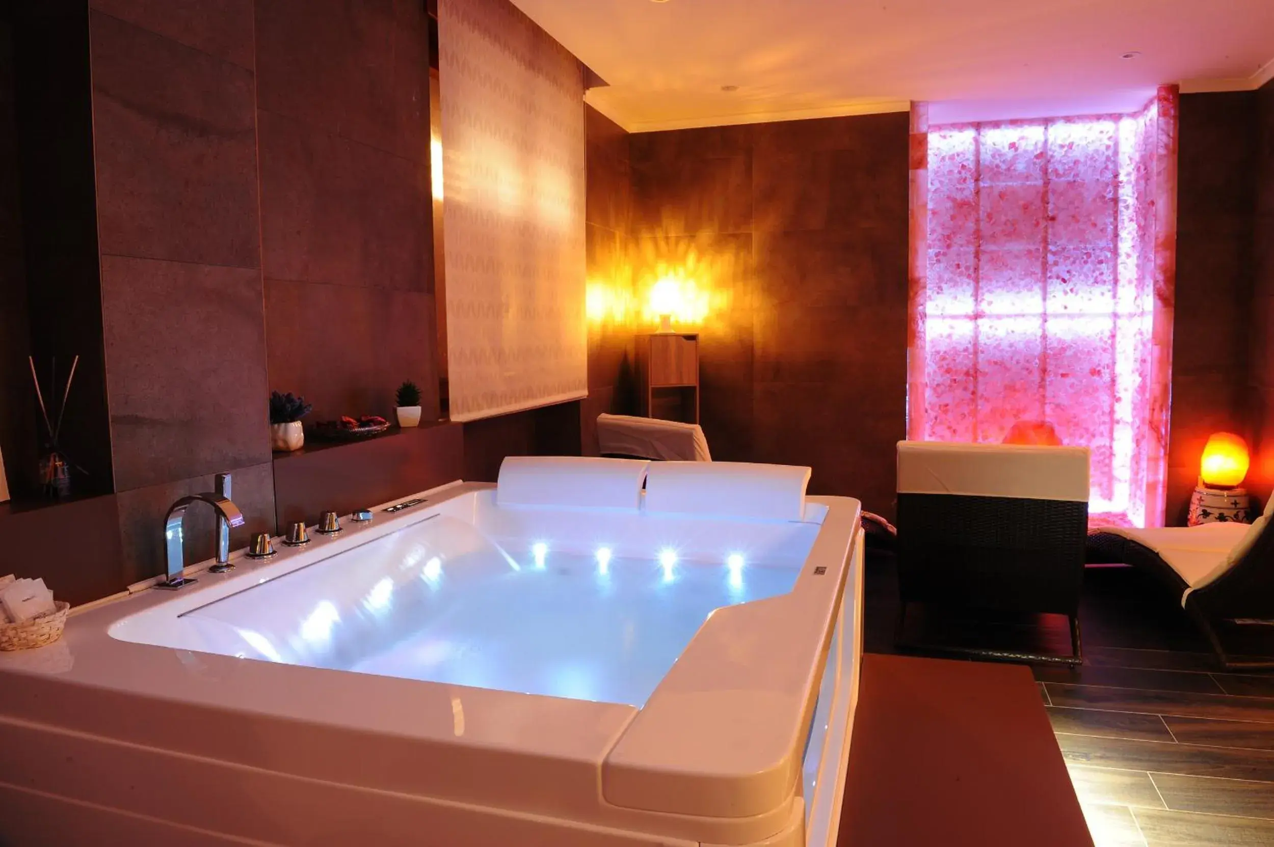 Hot Tub, Spa/Wellness in Hotel Cristallo