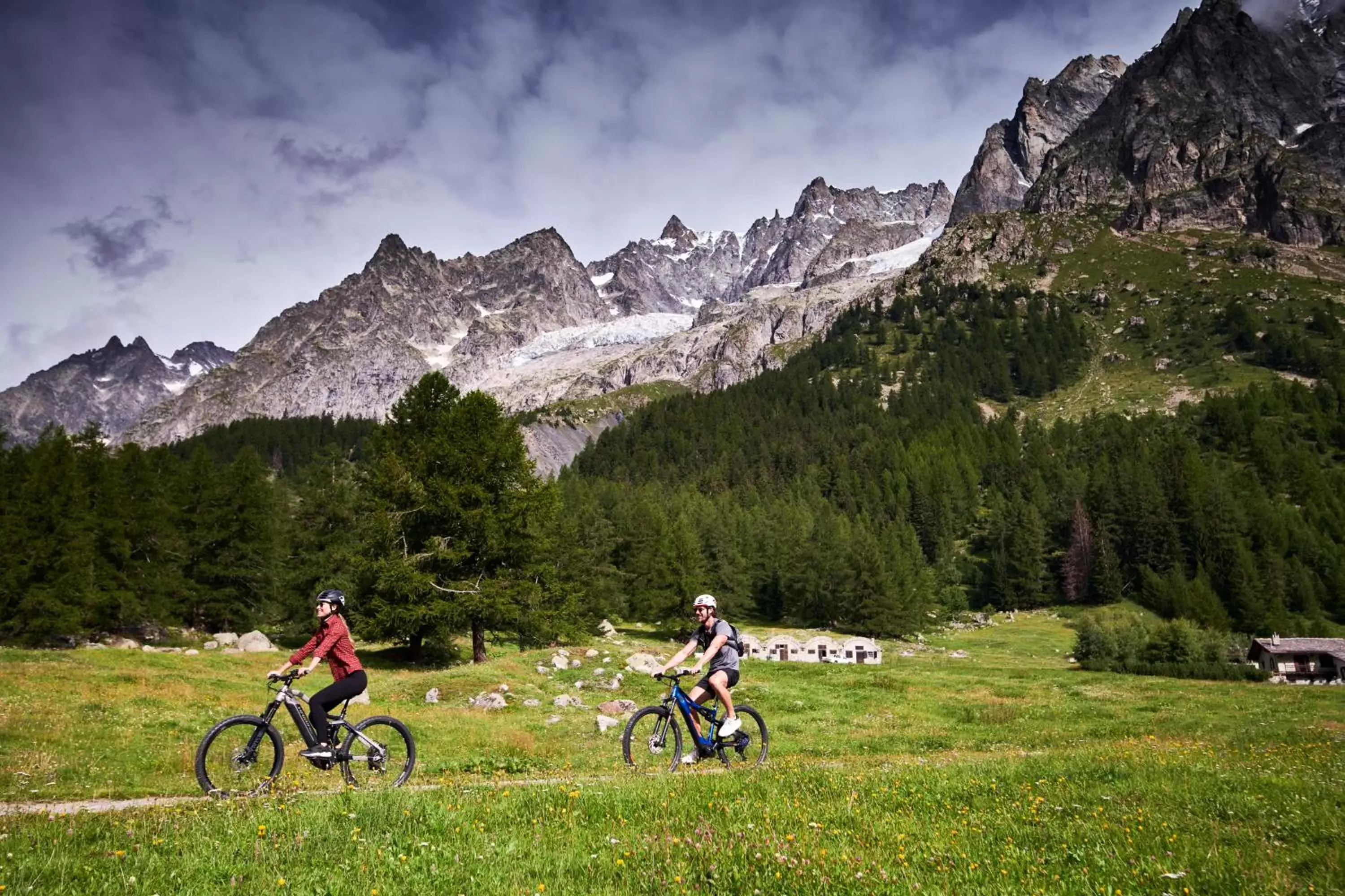 Cycling, Biking in Le Massif Hotel & Lodge Courmayeur The Leading Hotels of the World