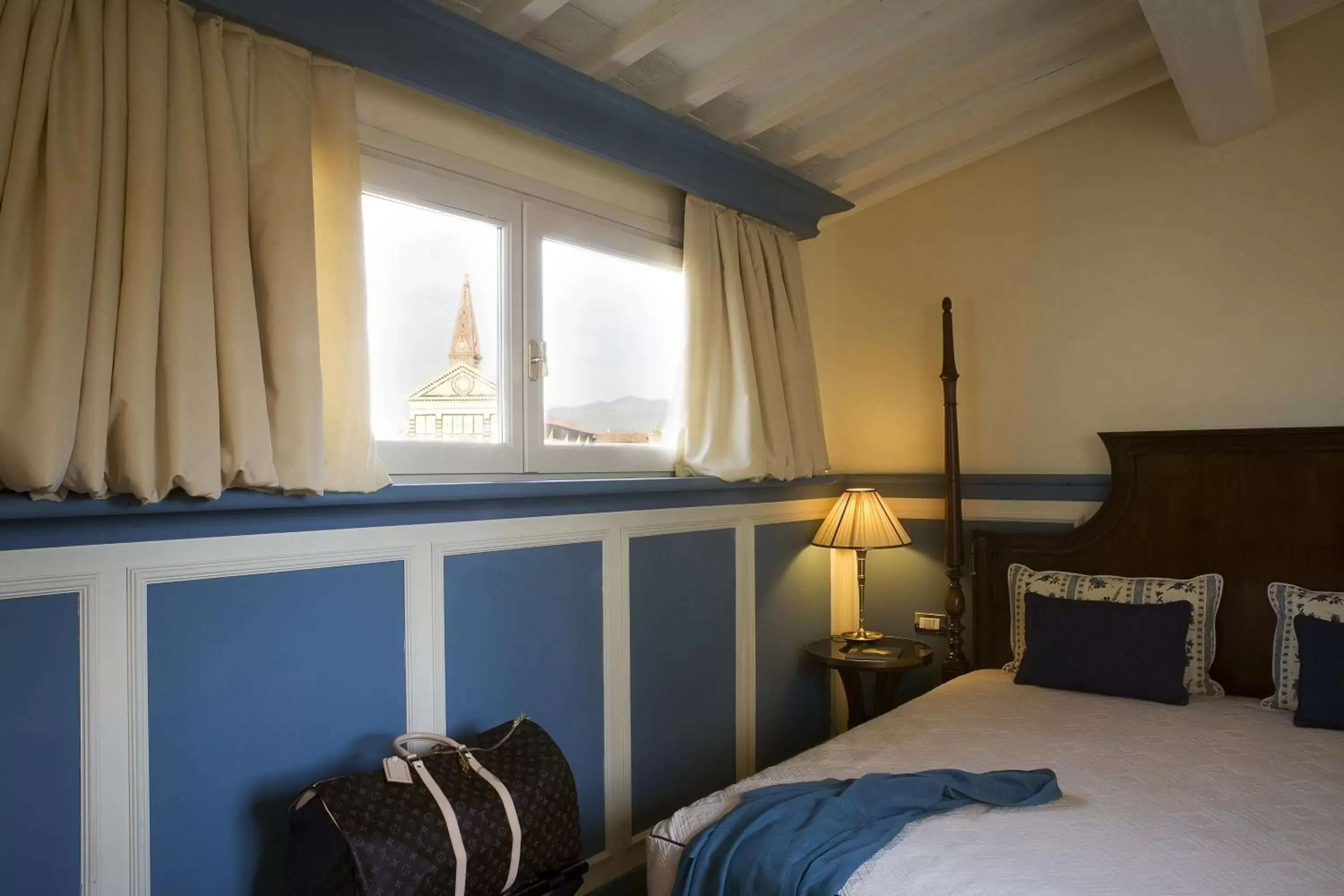 City view, Bed in Santa Maria Novella - WTB Hotels