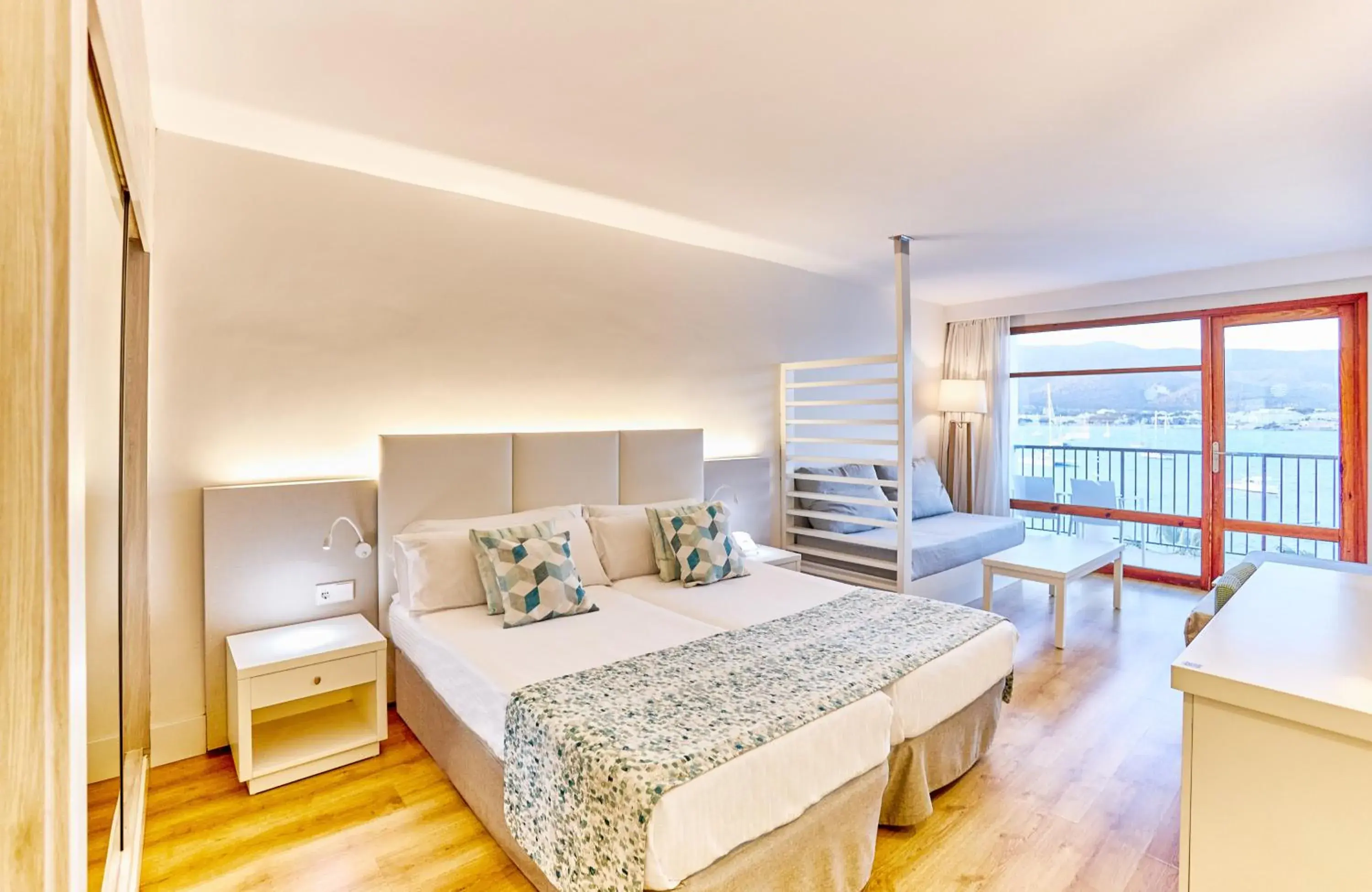 Bed in Leonardo Royal Hotel Mallorca