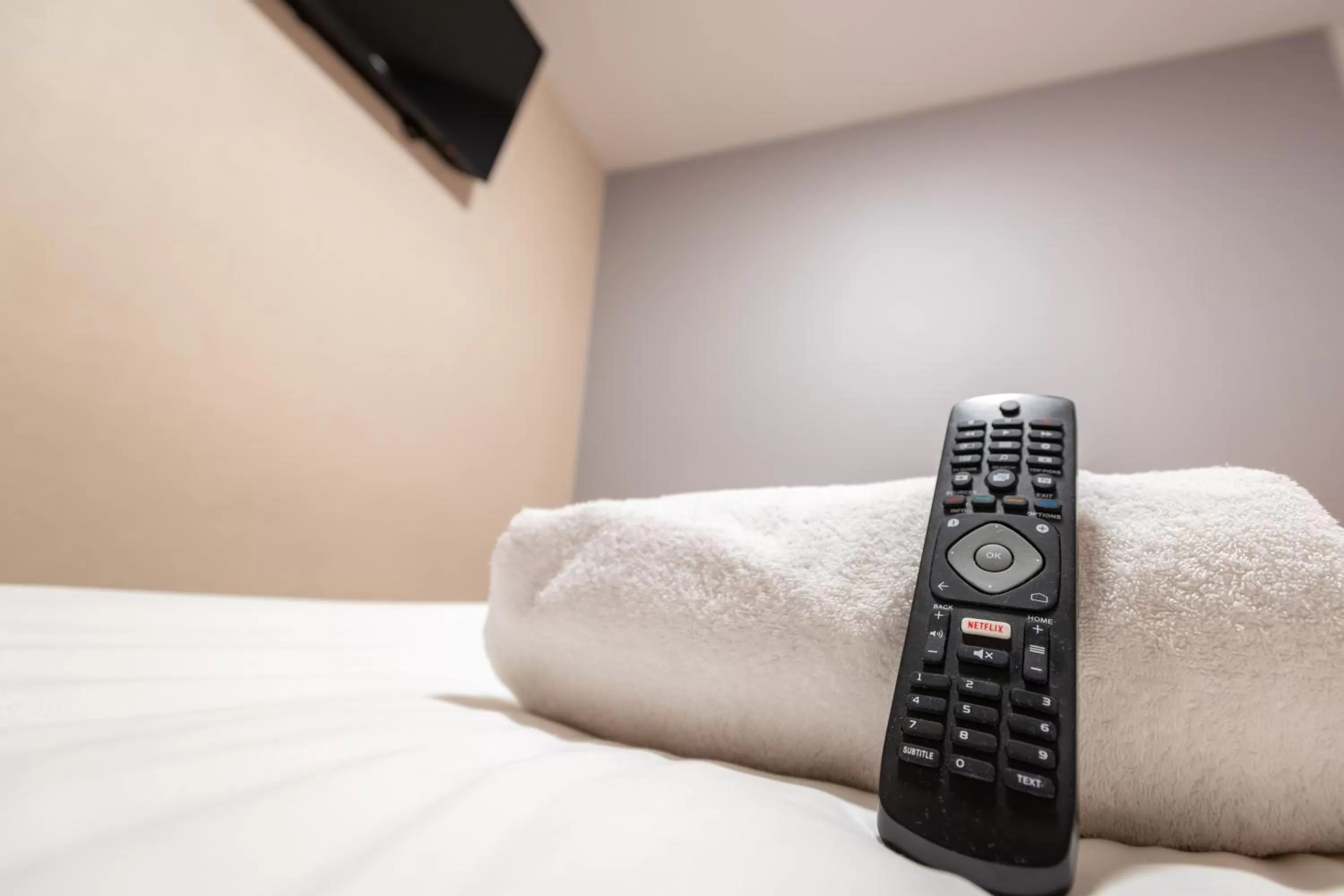 Bedroom, Bed in easyHotel Ipswich