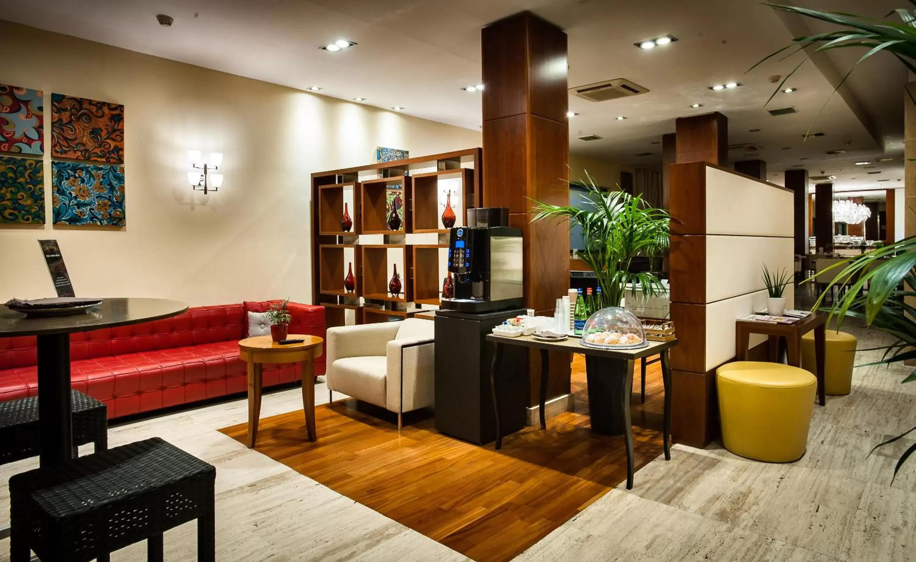 Lounge or bar in Hotel dei Cavalieri Caserta - La Reggia