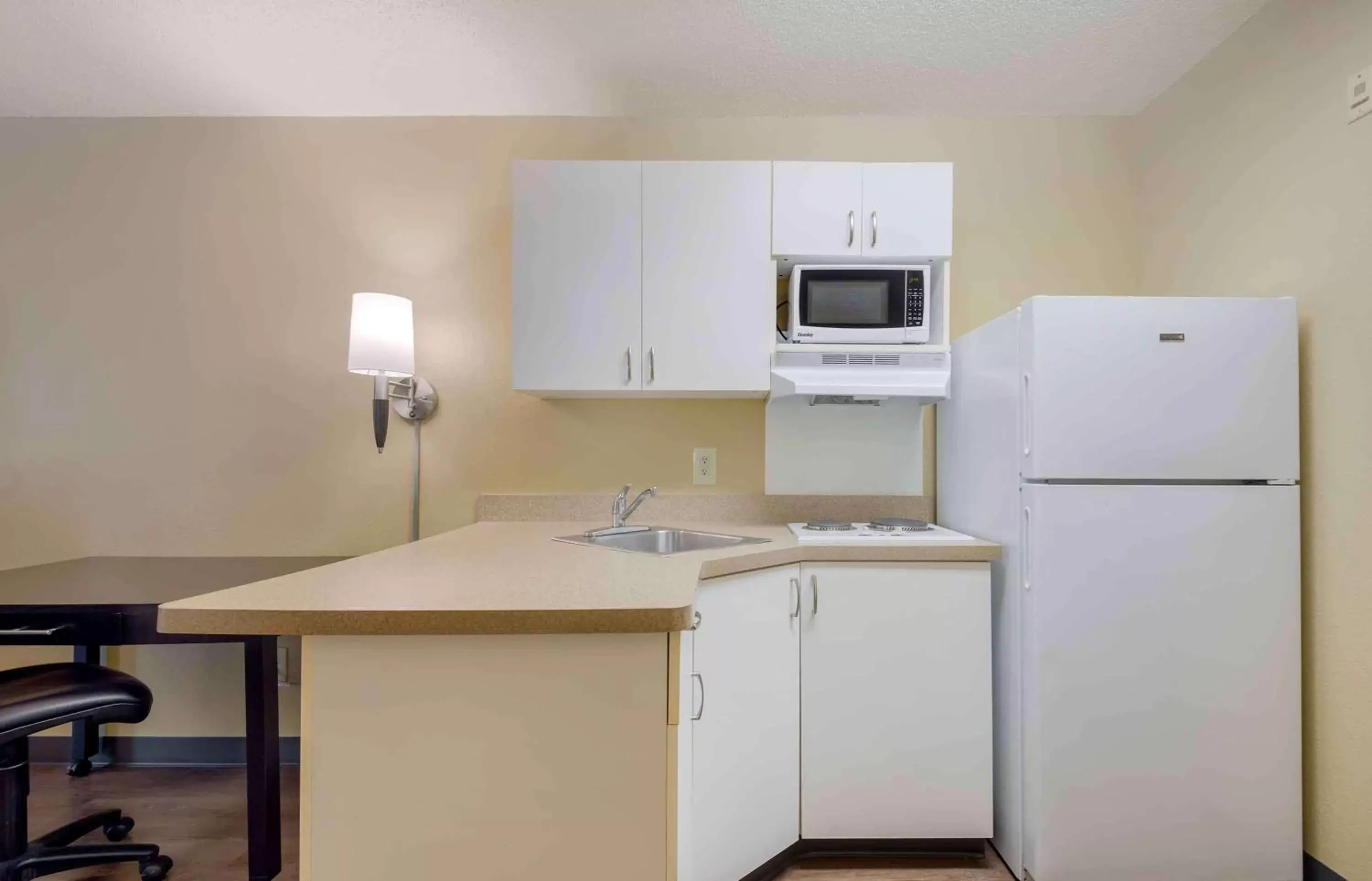 Bedroom, Kitchen/Kitchenette in Extended Stay America Suites - Asheville - Tunnel Rd