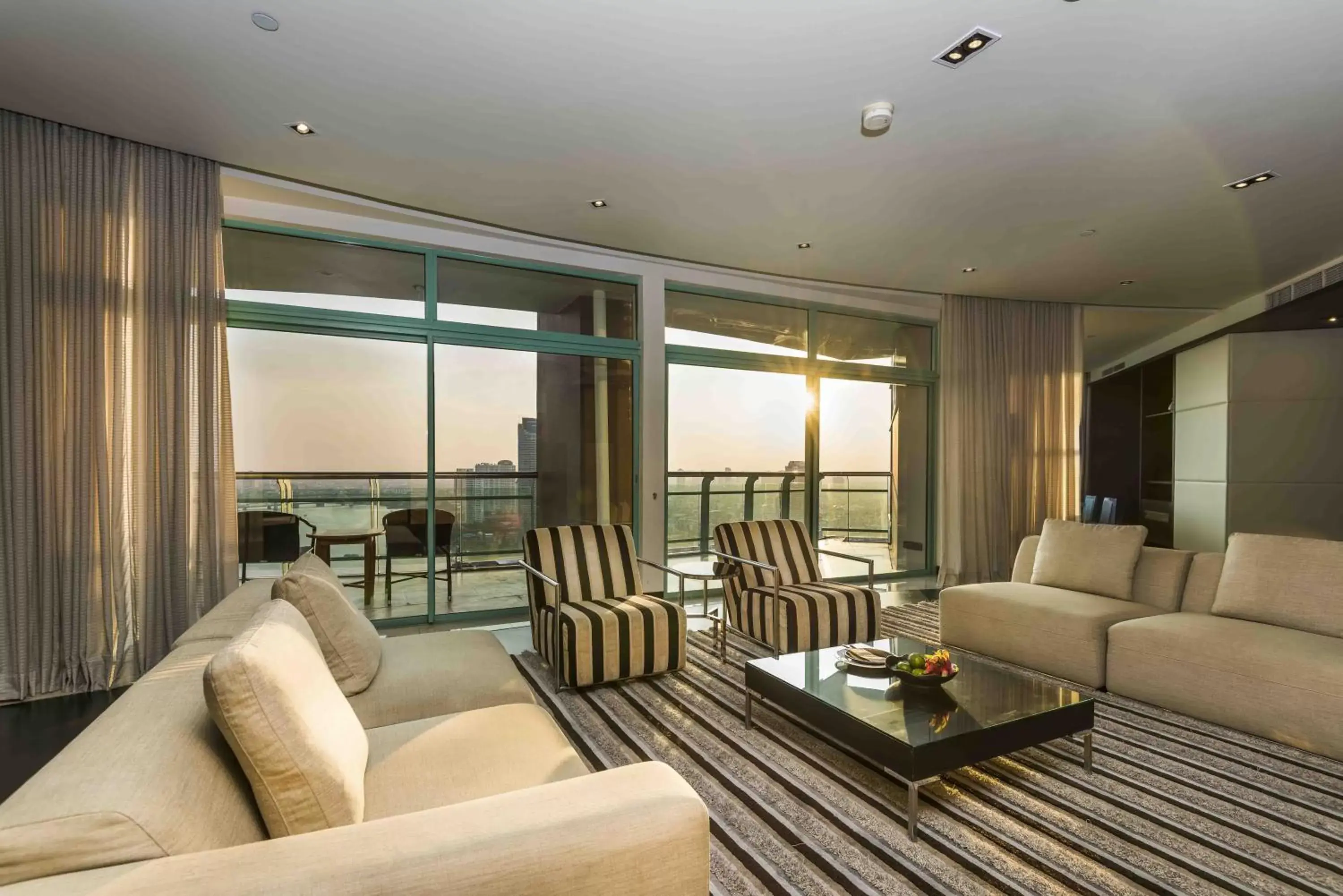 Living room, Seating Area in Chatrium Hotel Riverside Bangkok