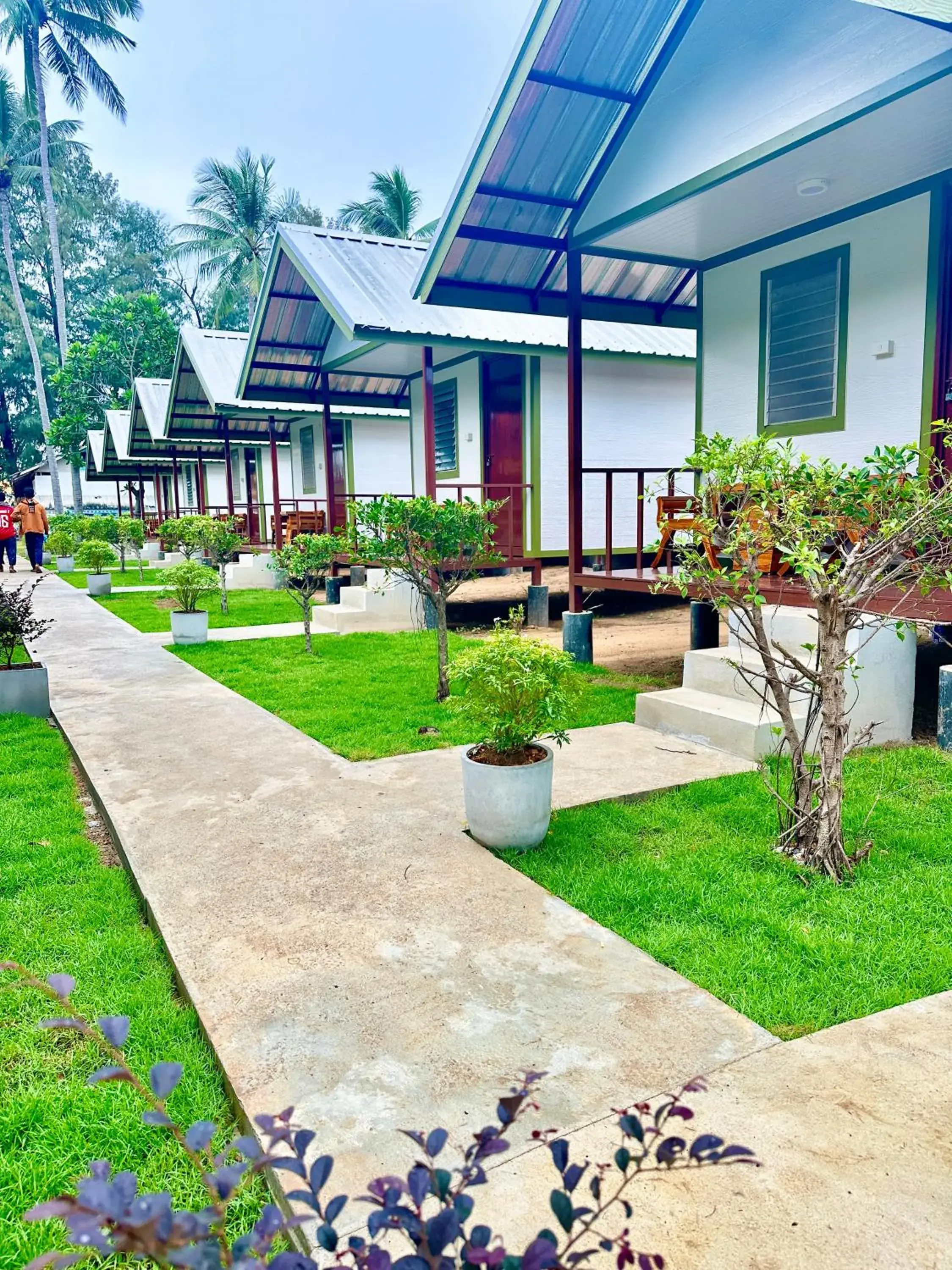 Property building, Garden in Lanta L.D. Beach Bungalow