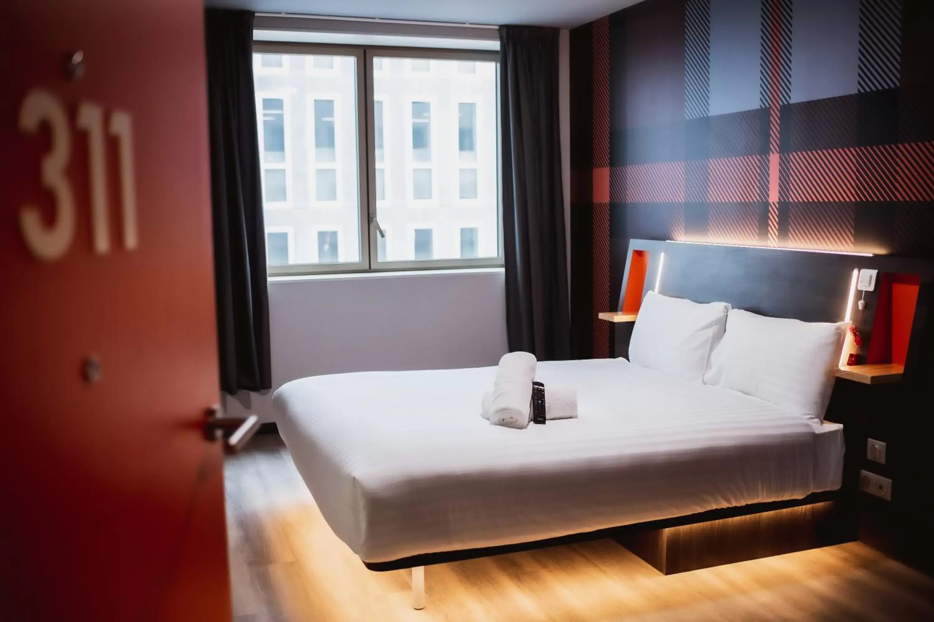 Bedroom, Bed in easyHotel Paris Nord Aubervilliers