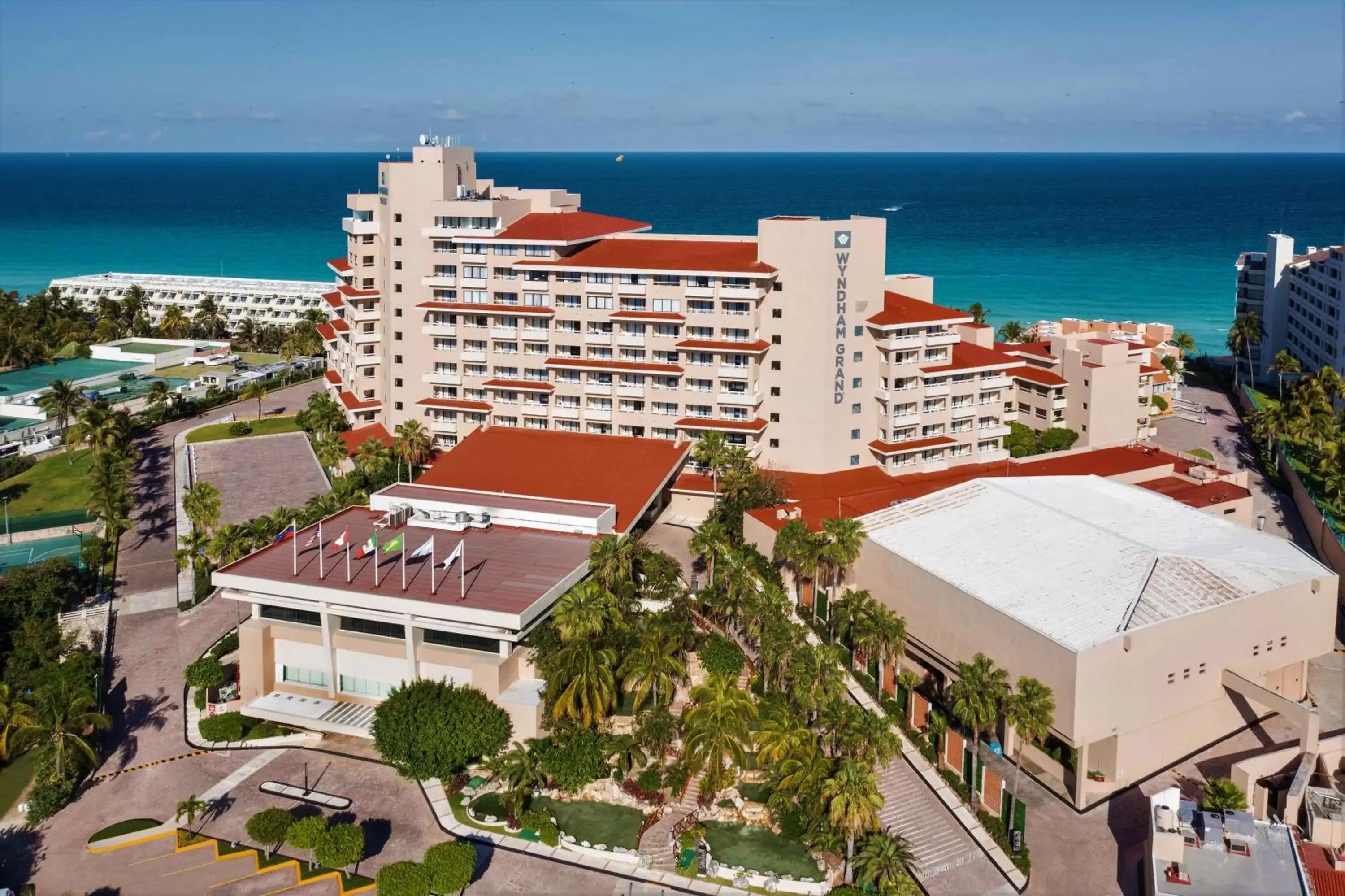 Beach, Bird's-eye View in Wyndham Grand Cancun All Inclusive Resort & Villas