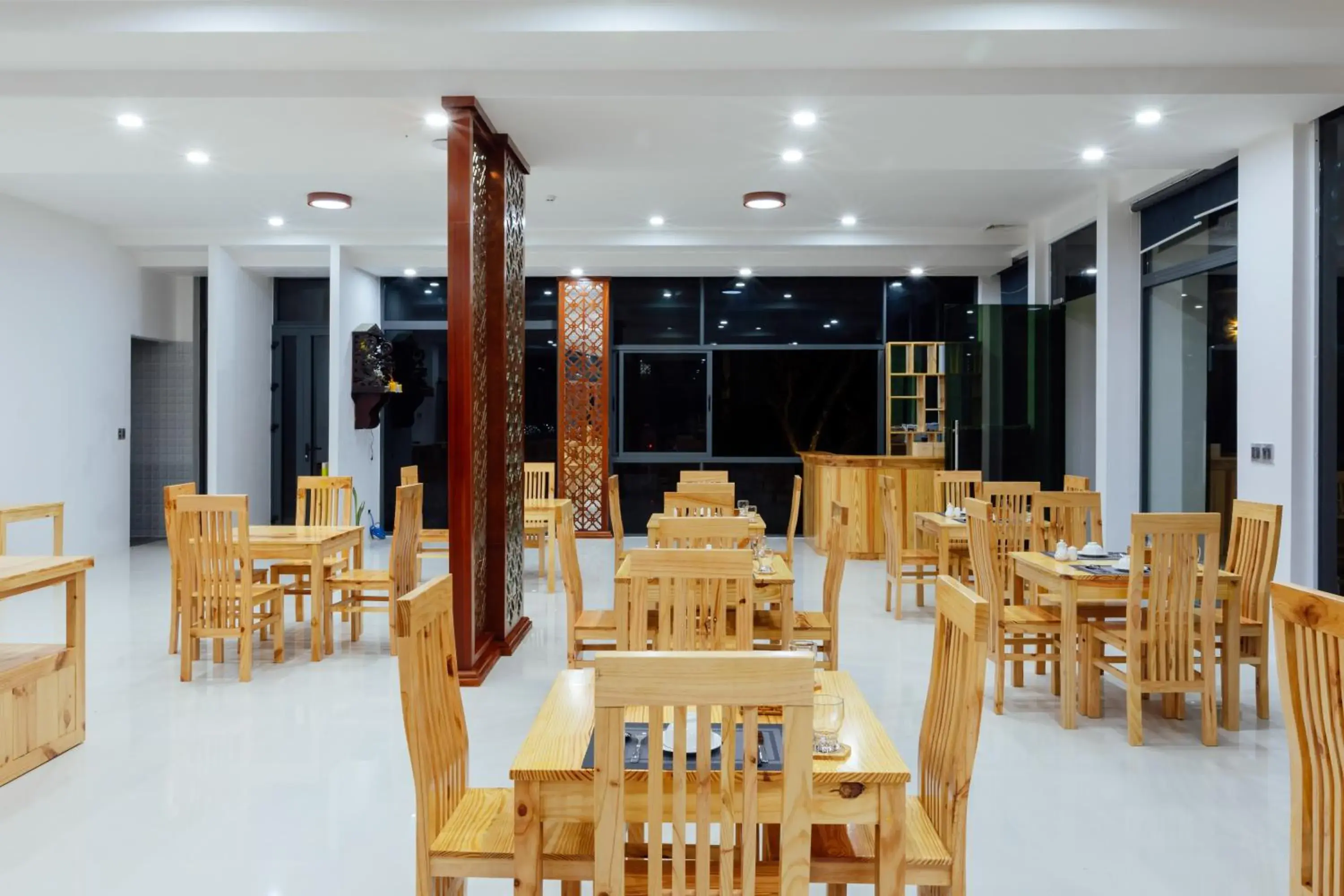 Restaurant/Places to Eat in Xuan Hien Resort