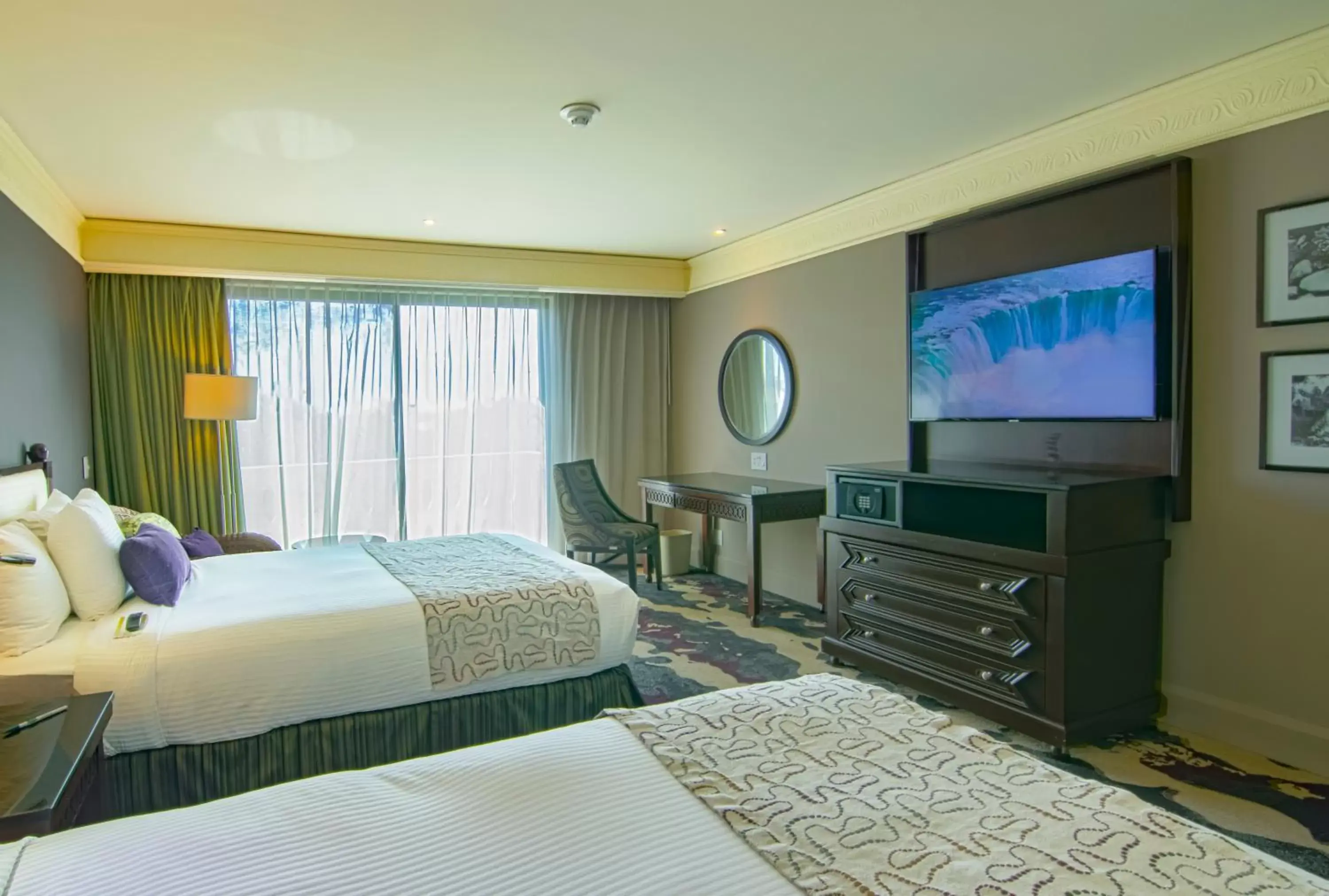 TV/Entertainment Center in Hotel Lucerna Culiacan