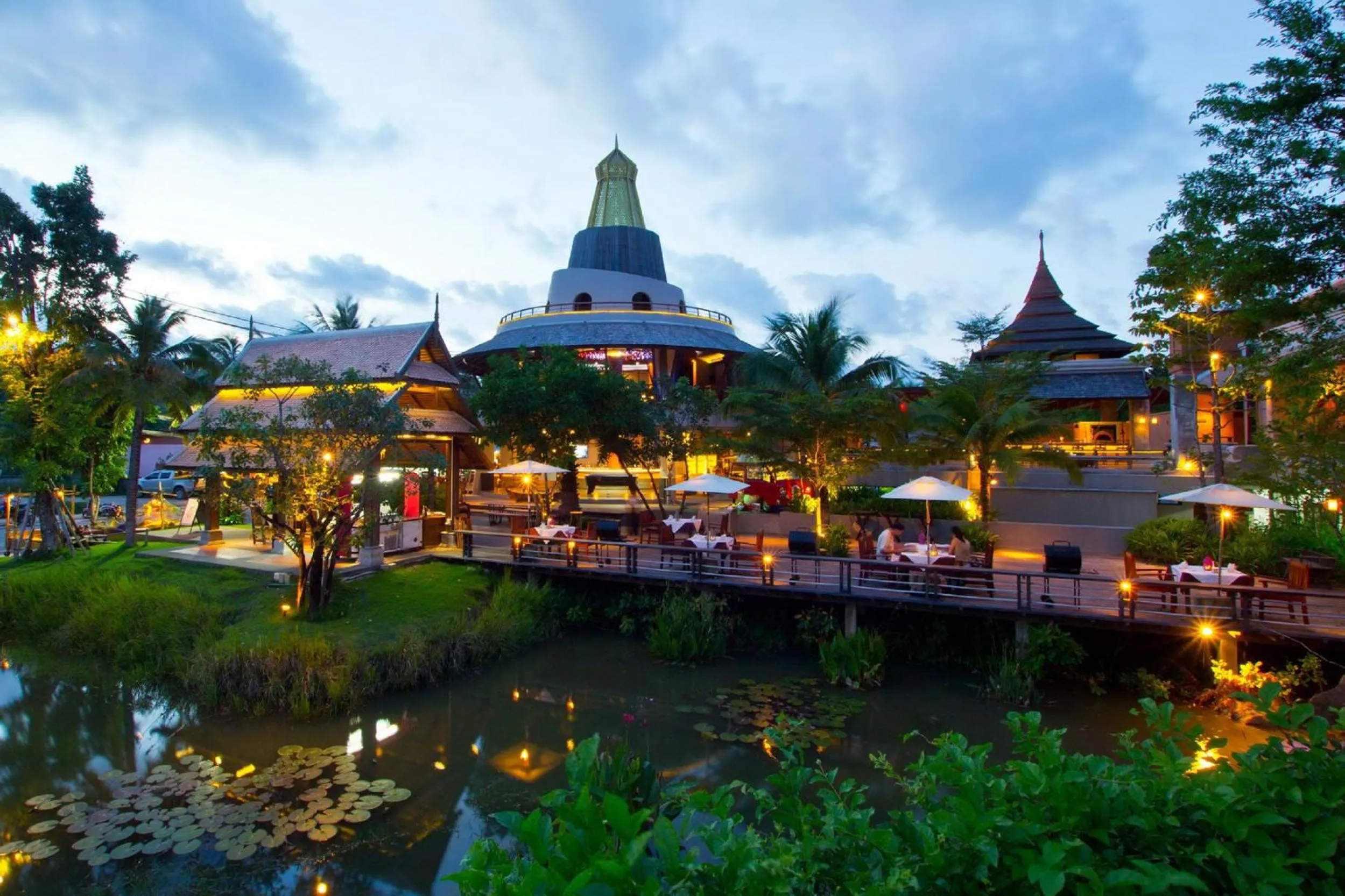 Restaurant/places to eat in Royal Muang Samui Villas