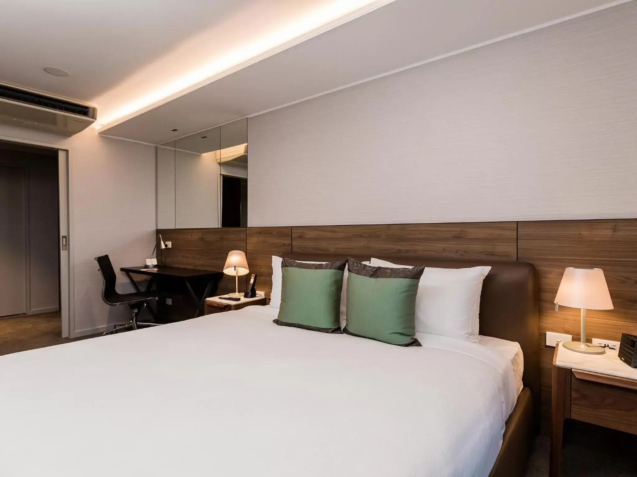 Bedroom, Bed in The Branksome Hotel & Residences