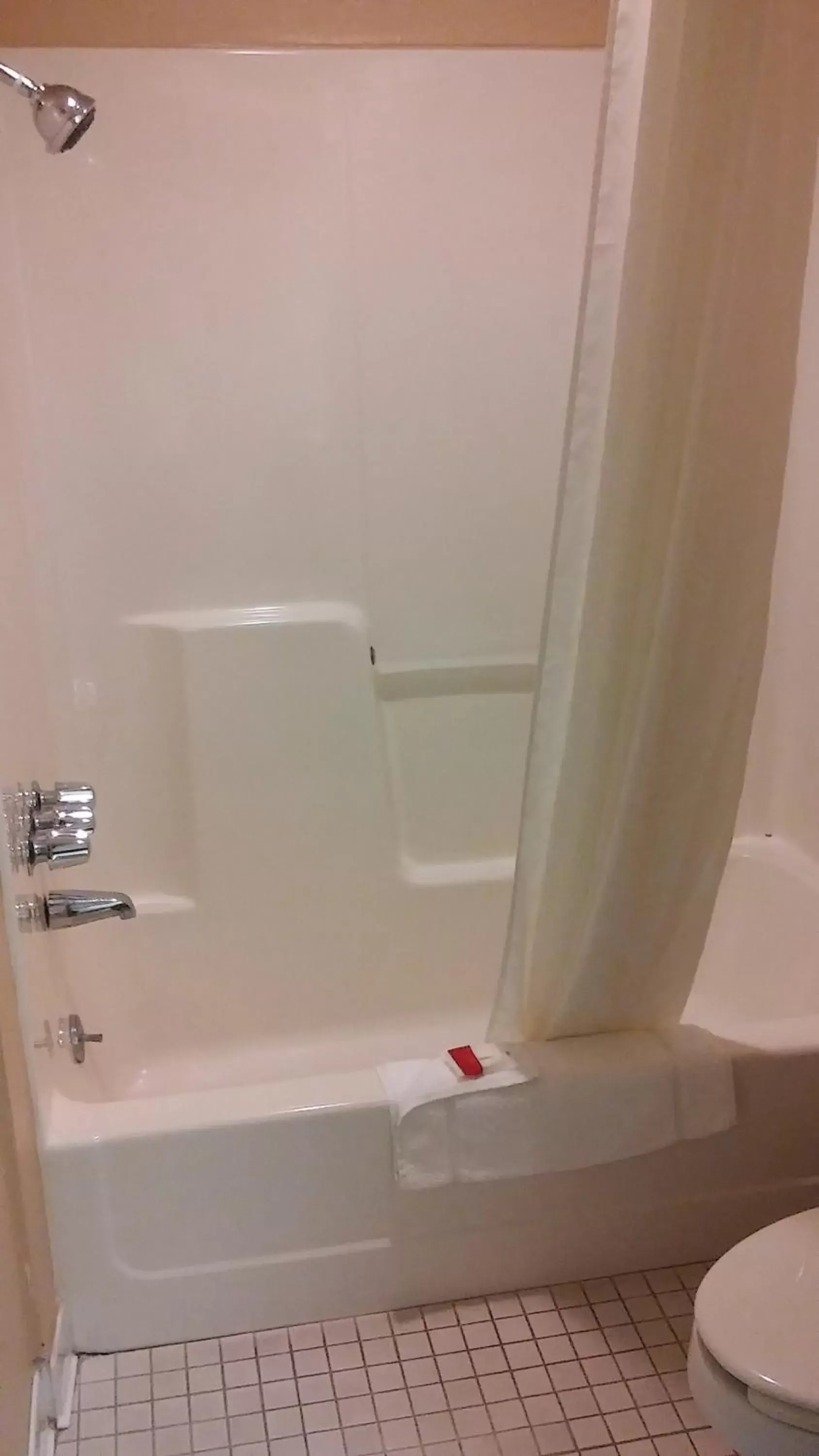 Bathroom in Super 8 by Wyndham Mount Vernon Bathroom in Super 8 by Wyndham Mount Vernon