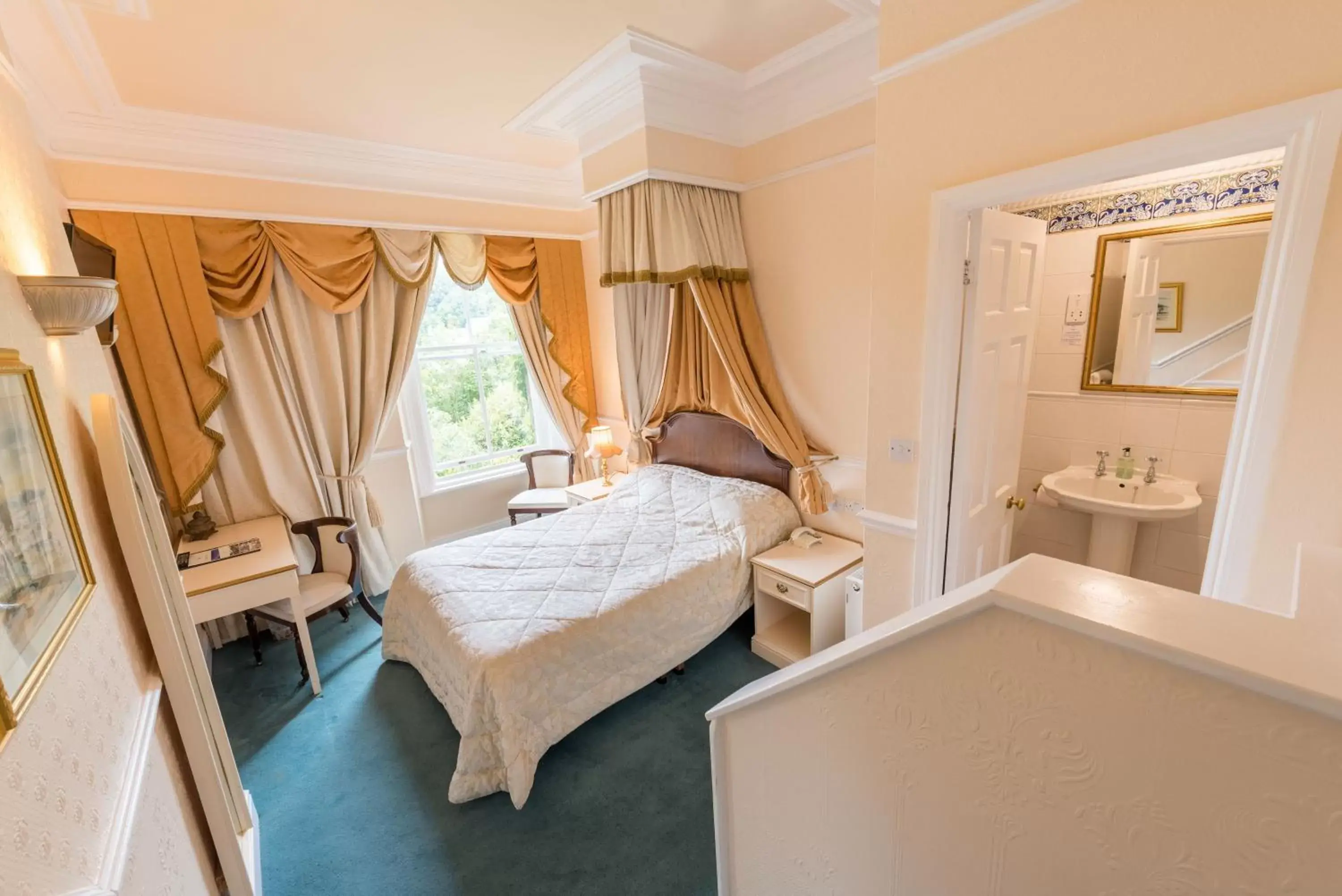 Classic Double or Twin Room in Grange Hotel