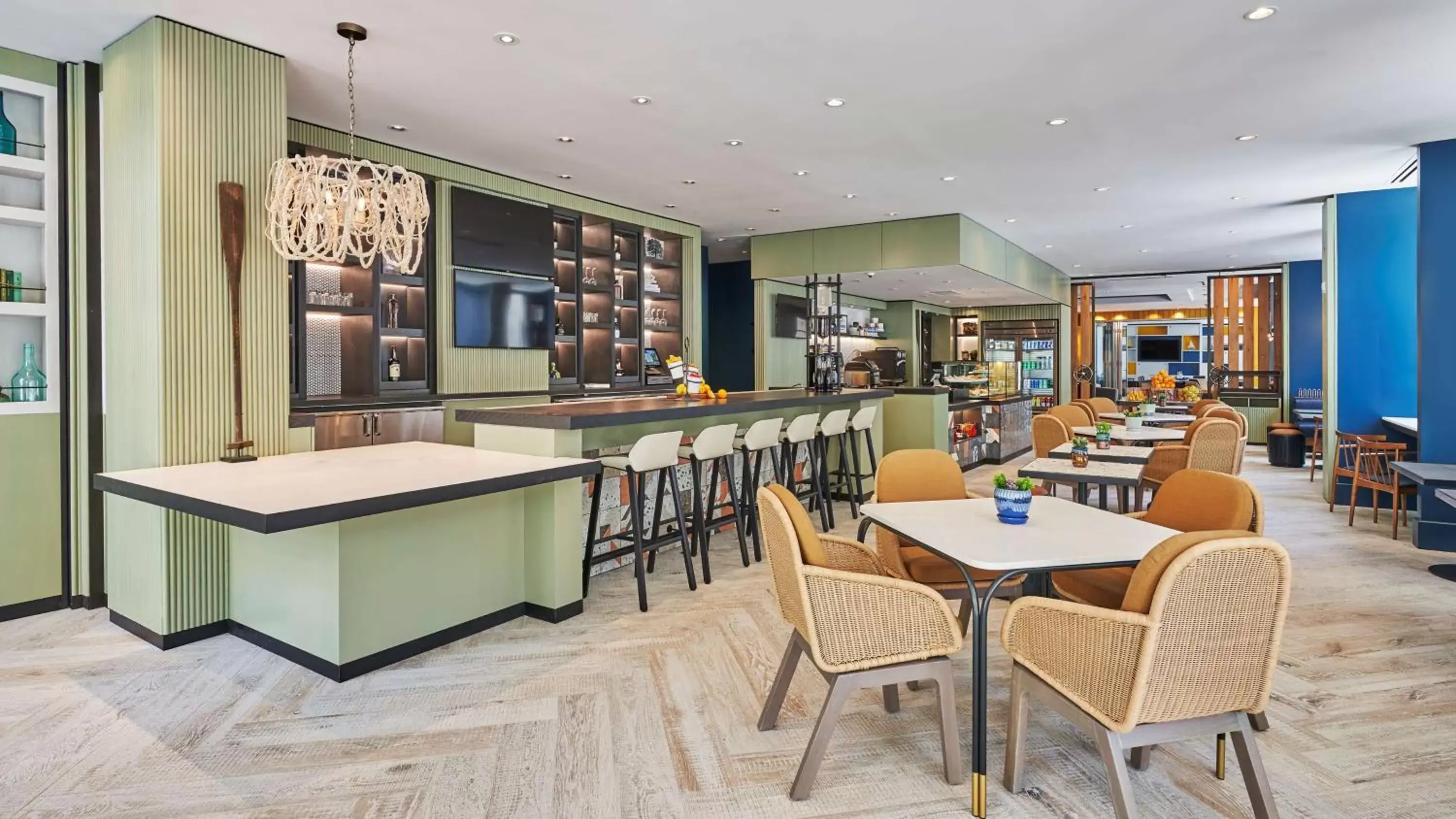 Lounge or bar in Hyatt Centric the Pike Long Beach Lounge or bar in Hyatt Centric the Pike Long Beach