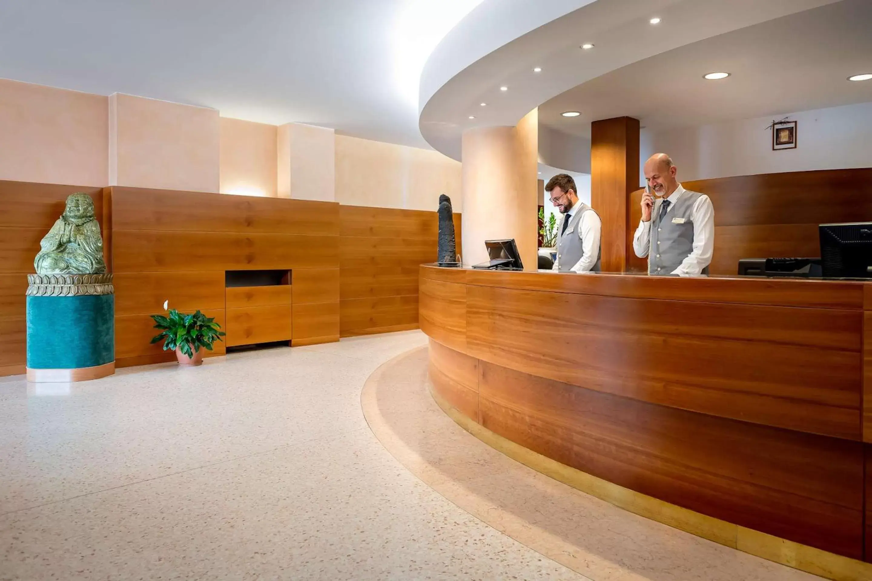 Lobby or reception in Best Western Cavalieri Della Corona Lobby or reception in Best Western Cavalieri Della Corona