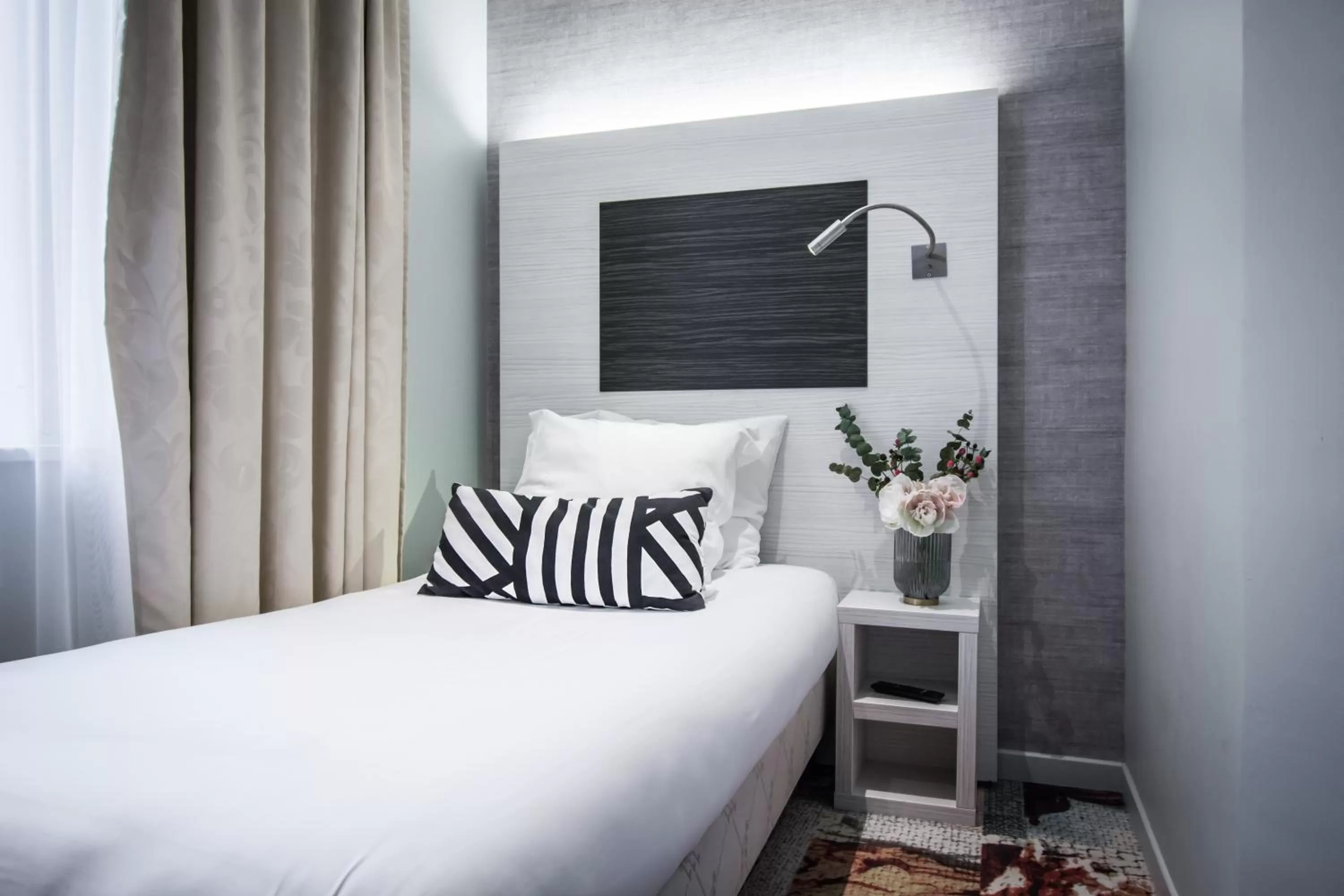 Bed in Hôtel Couvent du Franciscain Centre ville