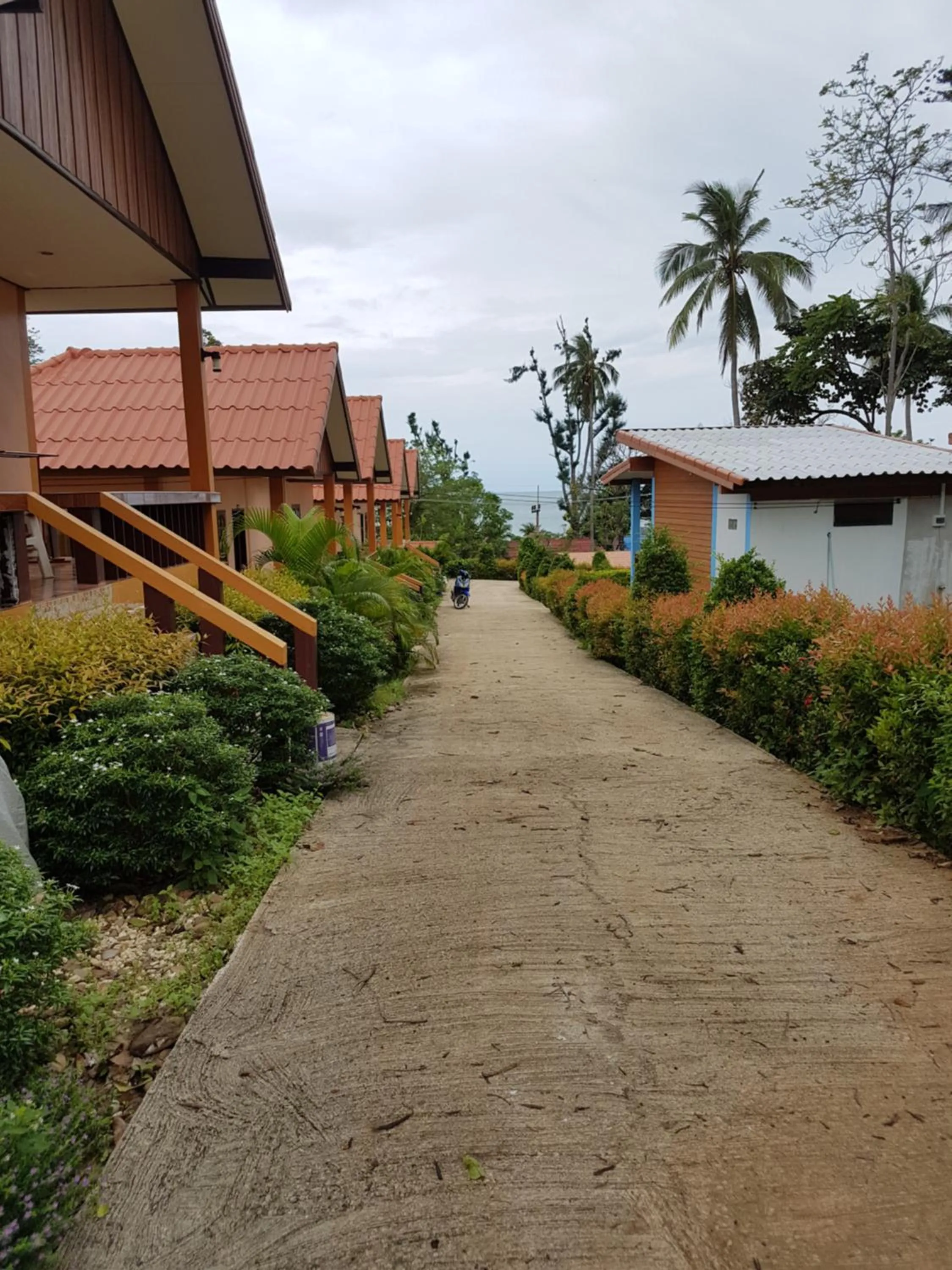 Property building in Lanta Paradise Beach Resort