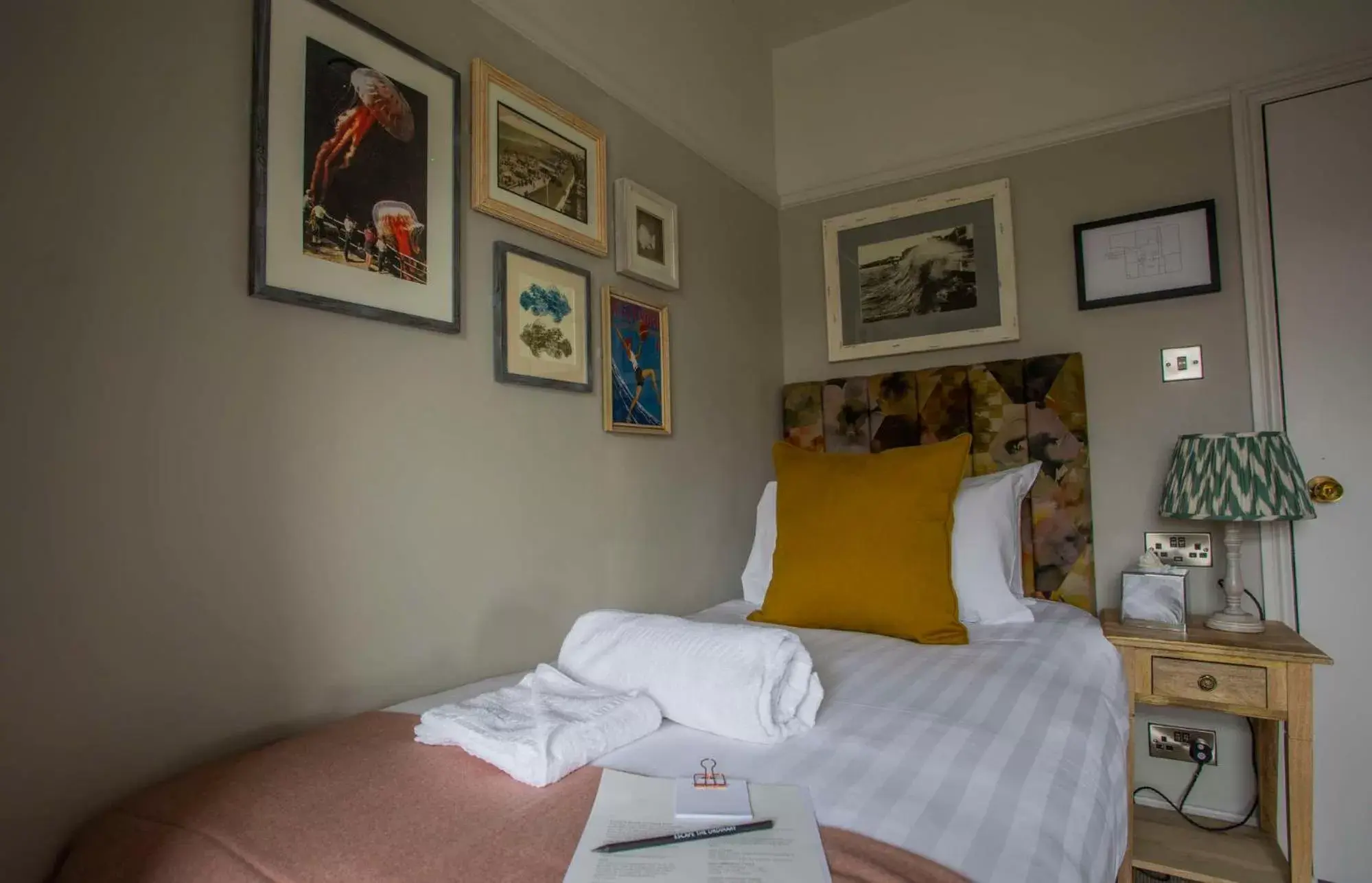 Bedroom, Bed in Dunstan House