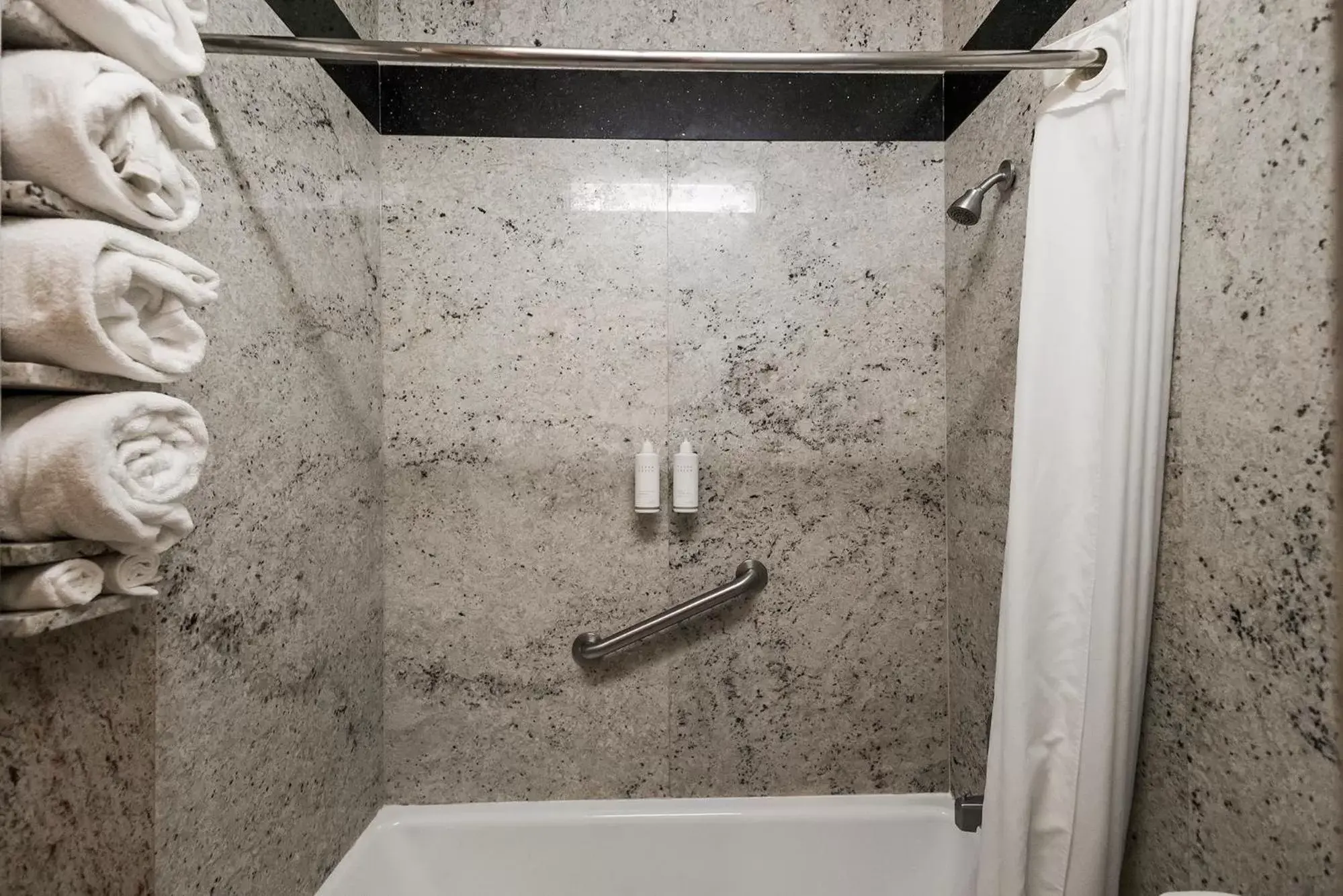 Shower, Bathroom in Country Inn Sonora