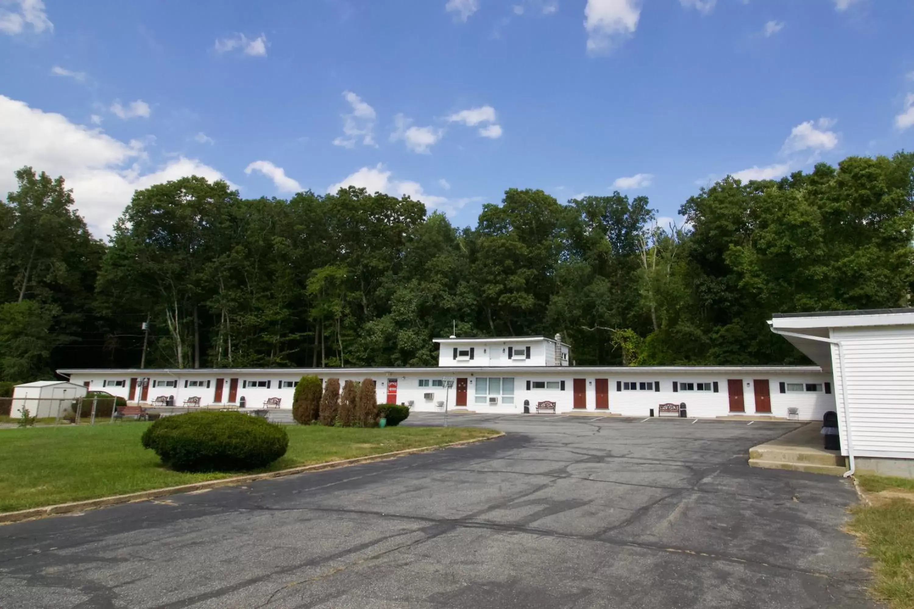 Property Building in Oakdell Motel WATERFORD CT