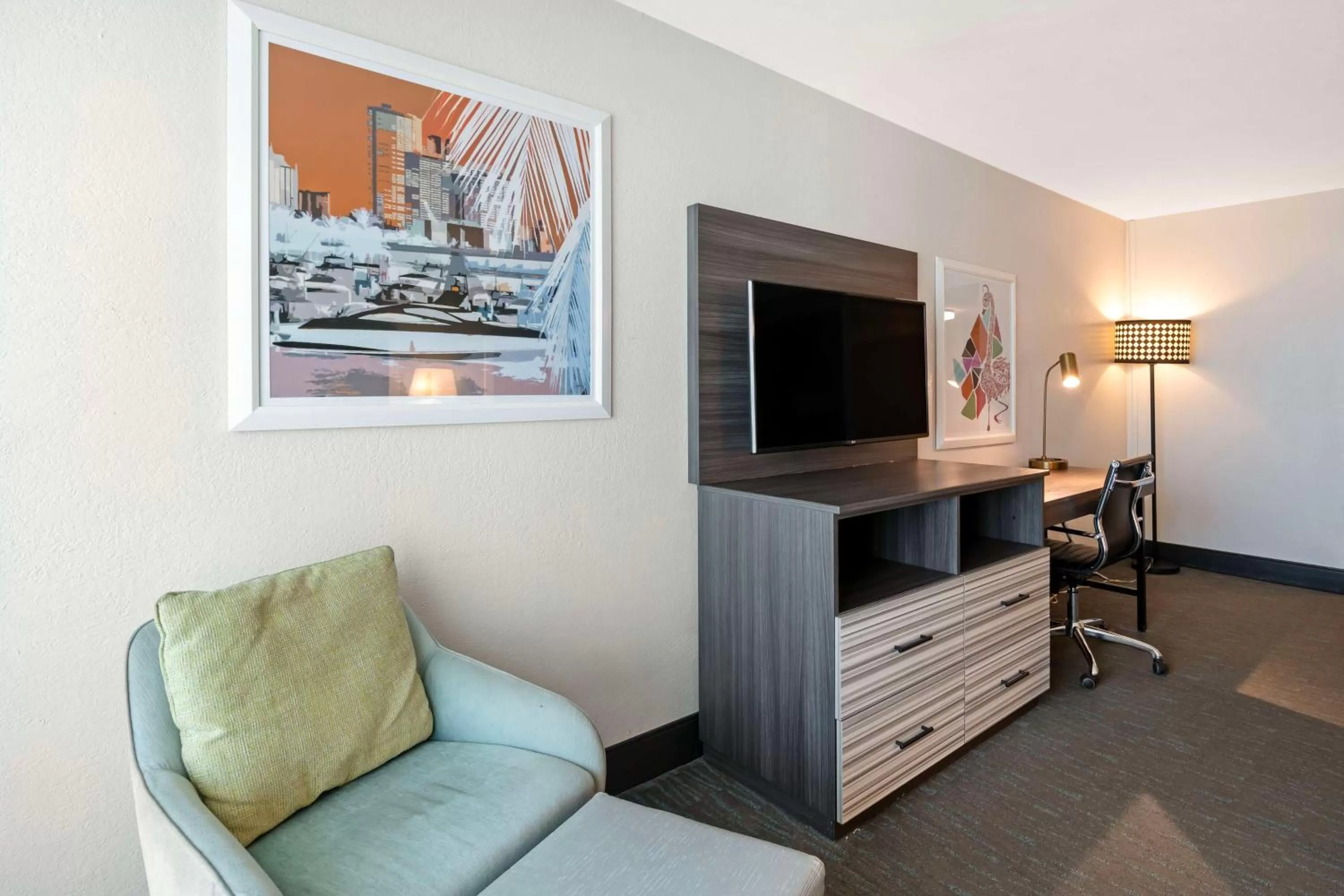 Bedroom in Best Western Plus Daytona Inn Seabreeze