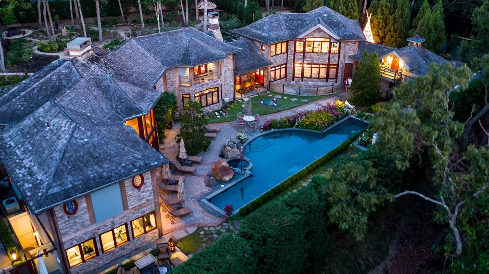 Bird's-eye View in East Hampton Art House Bed and Breakfast