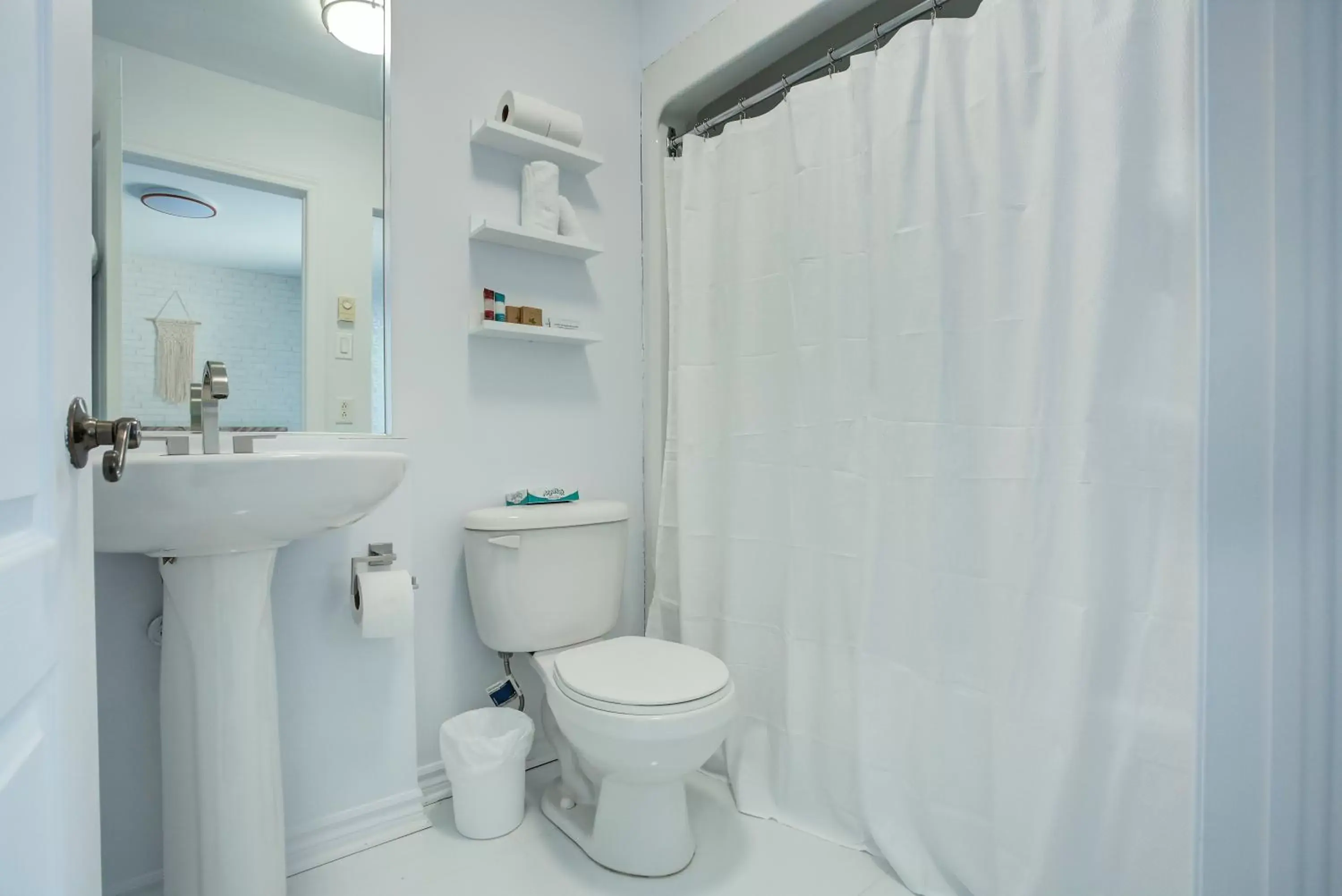 Bathroom in Le 900 Tremblant Inn Café and Bistro