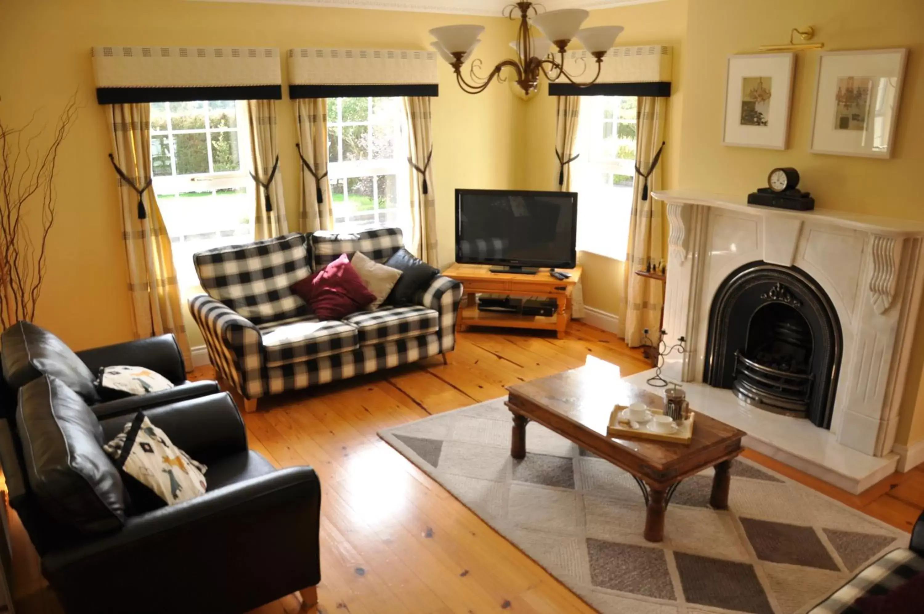 Communal lounge/ TV room, Seating Area in Cherryville House