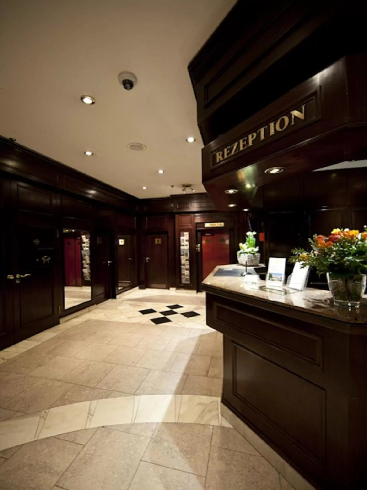 Lobby or reception in Sachsenwald Hotel Reinbek