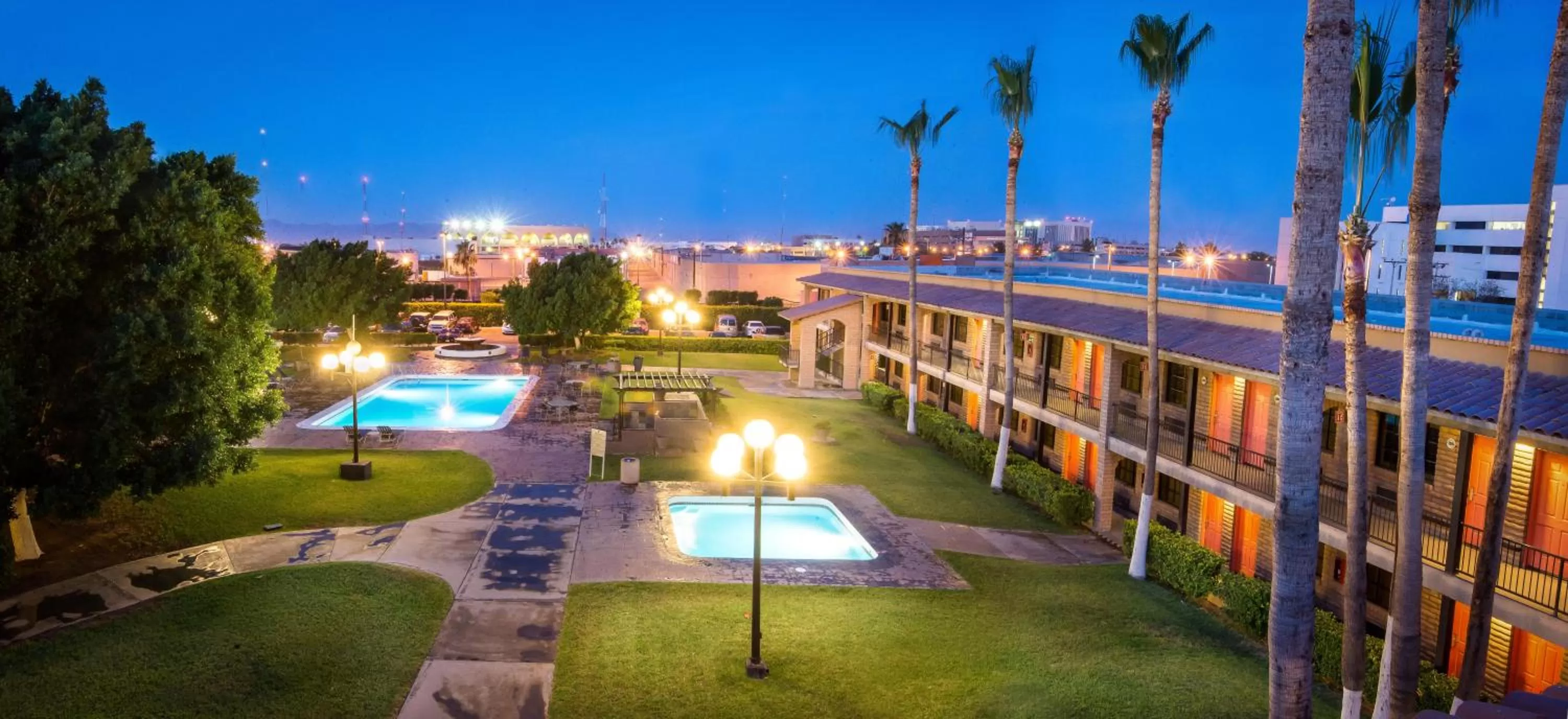 Pool view in Hotel Colonial Mexicali