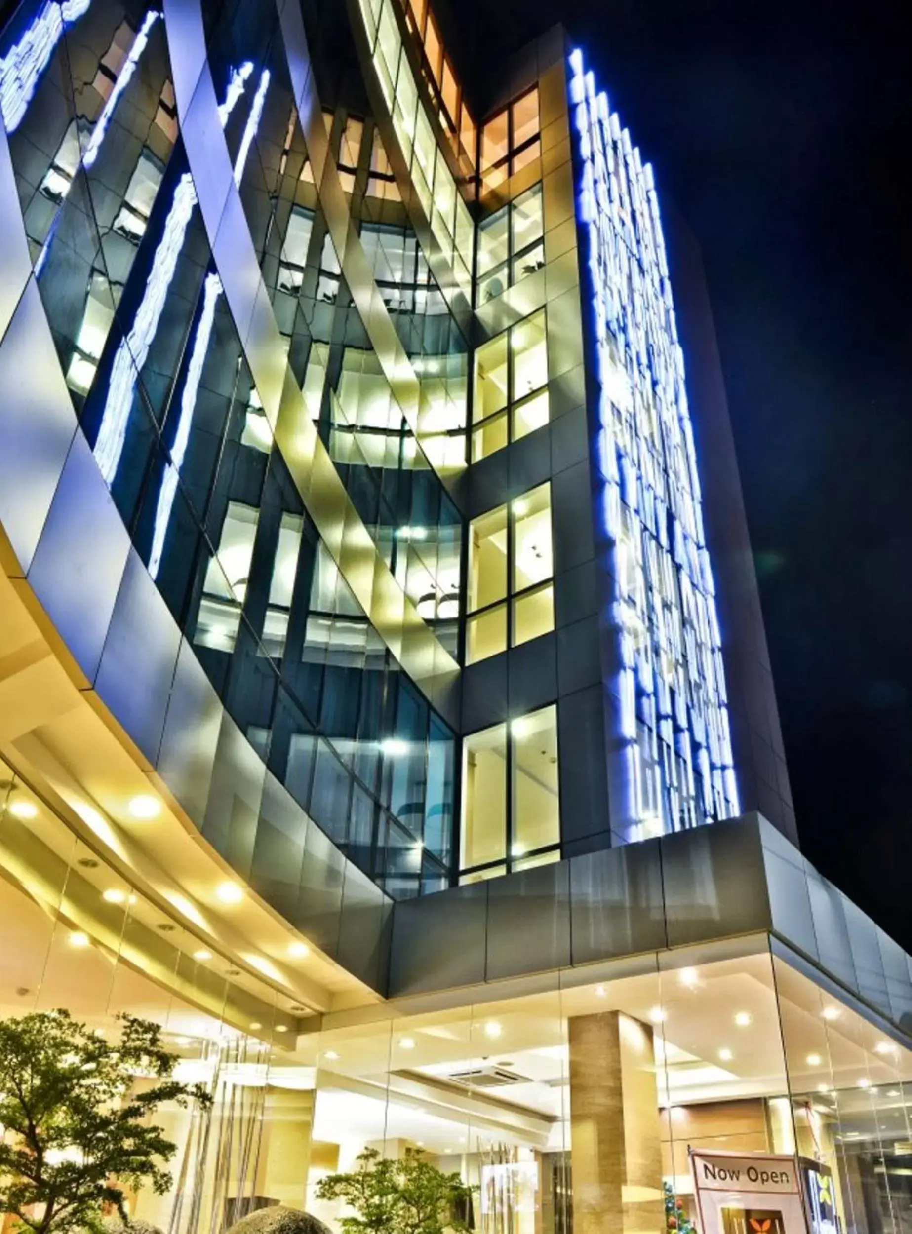 Property building in D'Hotel & Suites Property building in D'Hotel & Suites