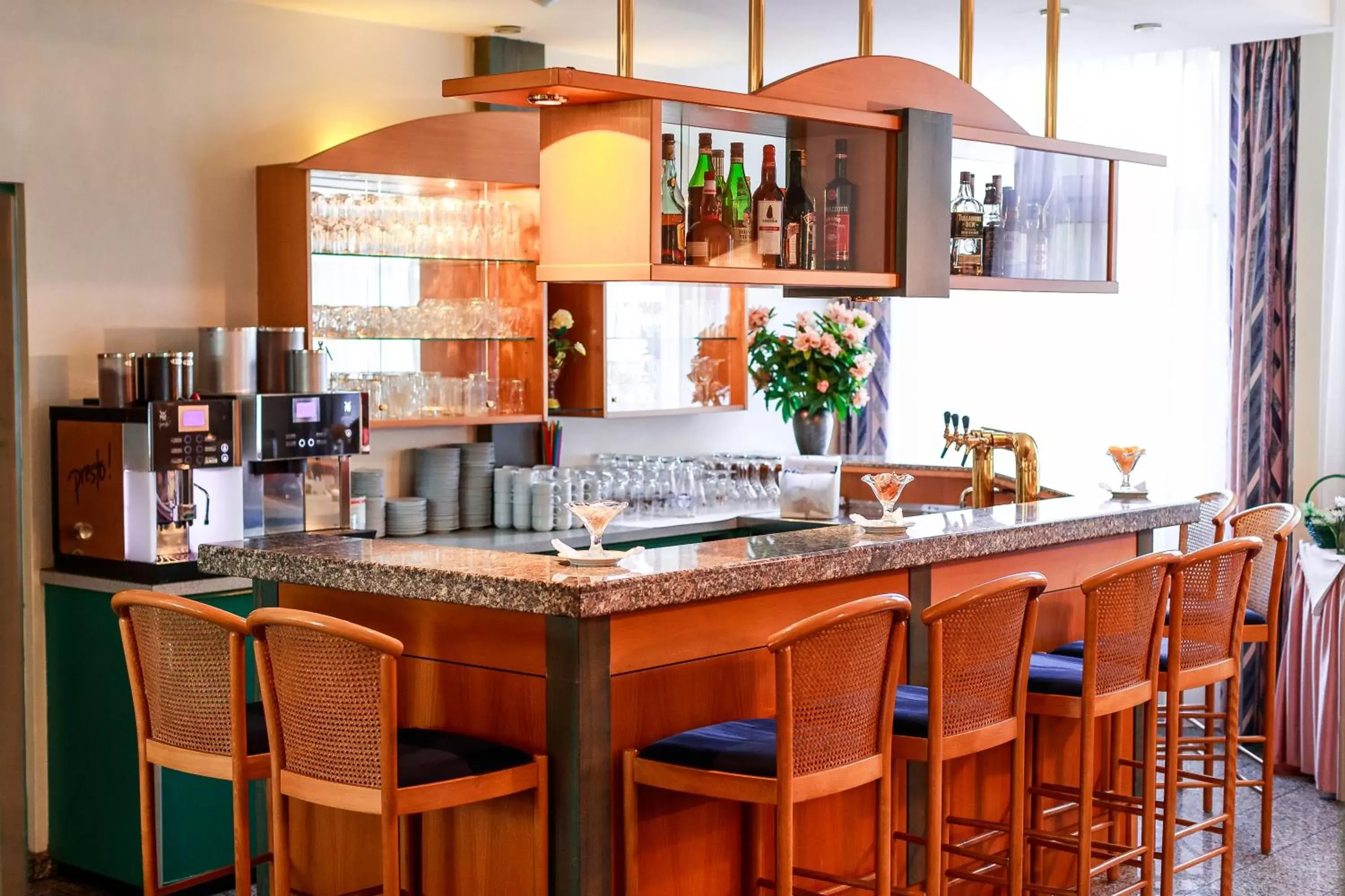 Lounge or bar, Lounge/Bar in PLAZA Hotel Blankenburg Ditzingen, Sure Hotel Collection