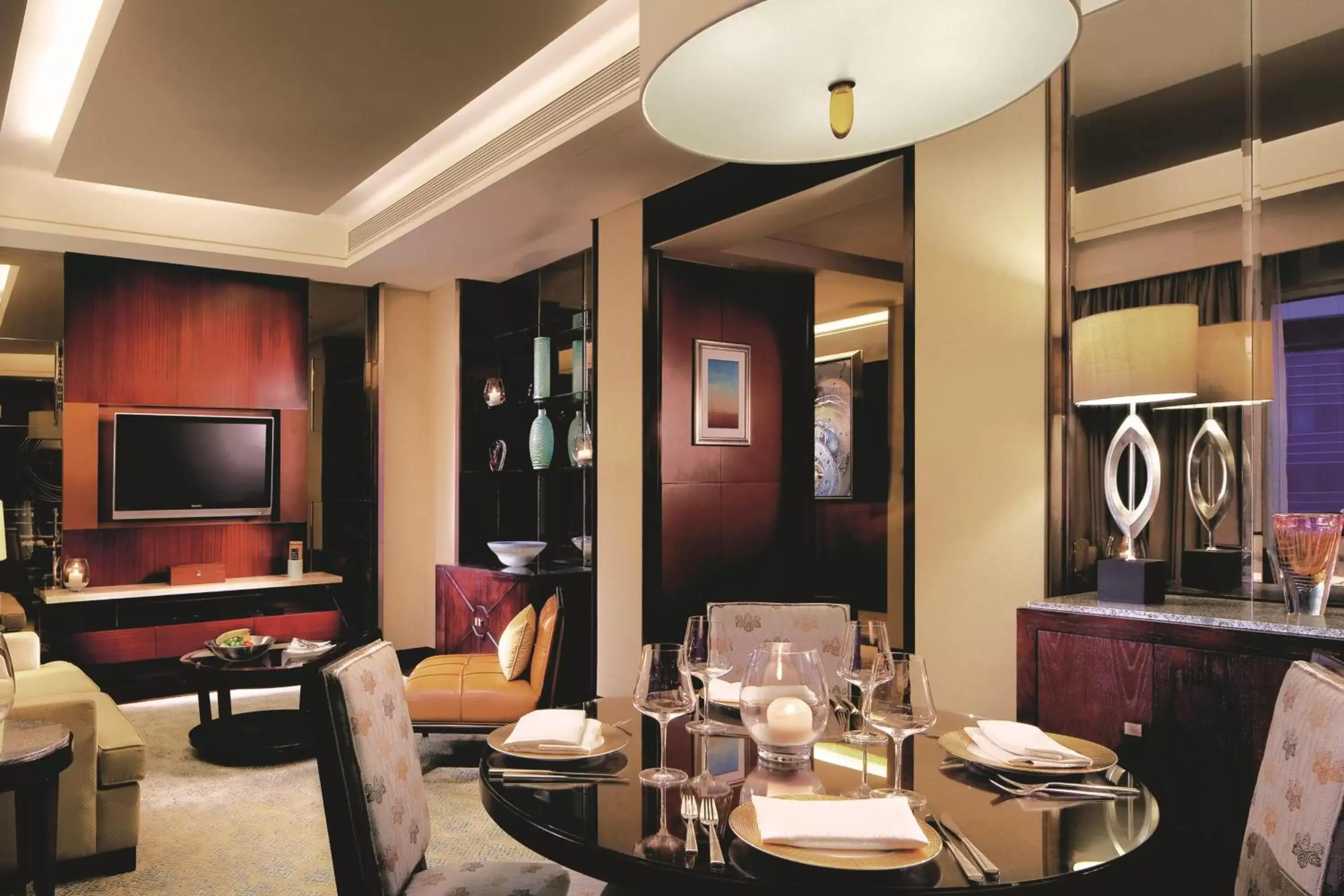Bedroom, Restaurant/Places to Eat in The Ritz-Carlton, Shenzhen