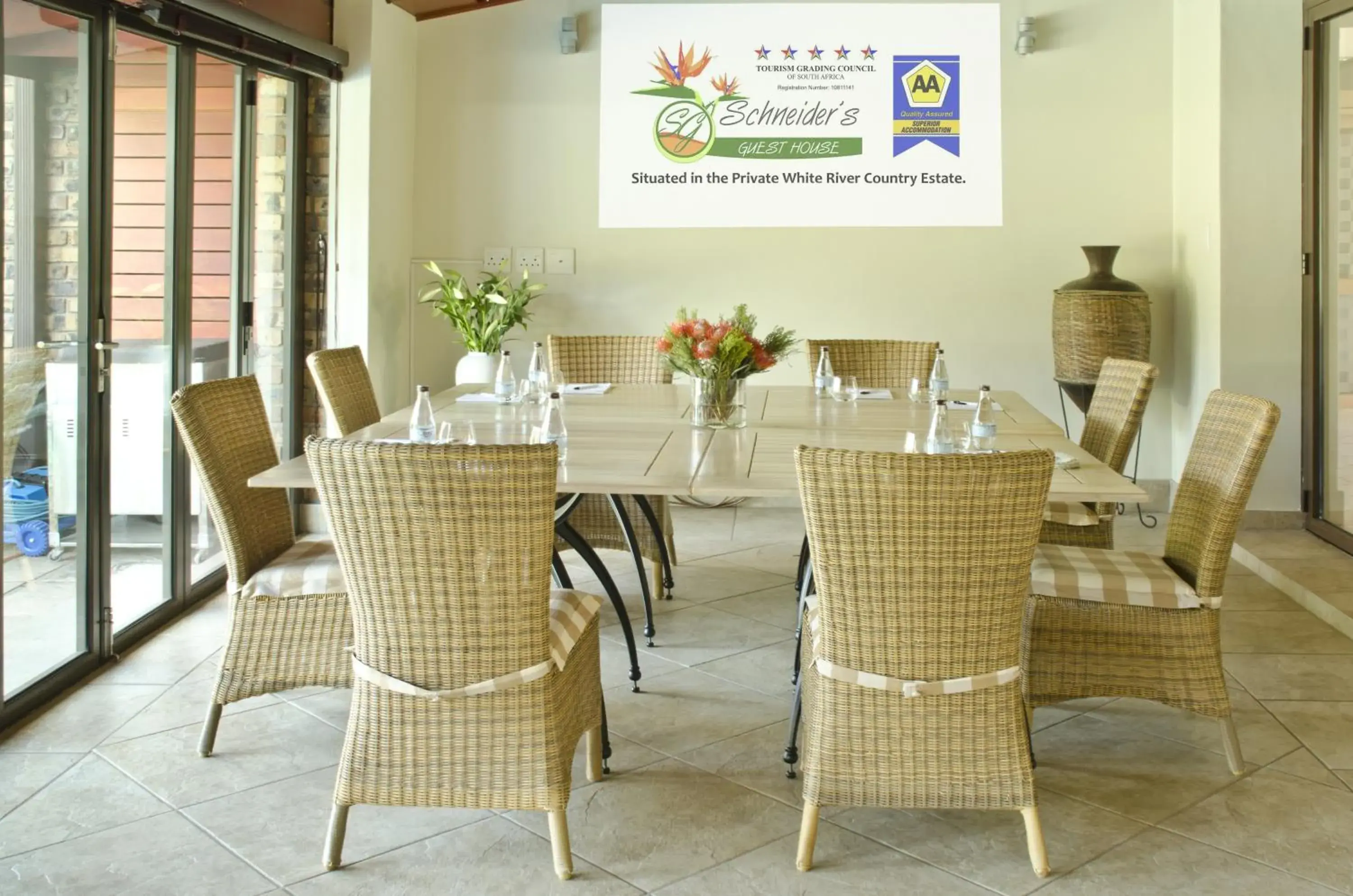Meeting/conference room, Restaurant/Places to Eat in Schneiders Boutique Hotel