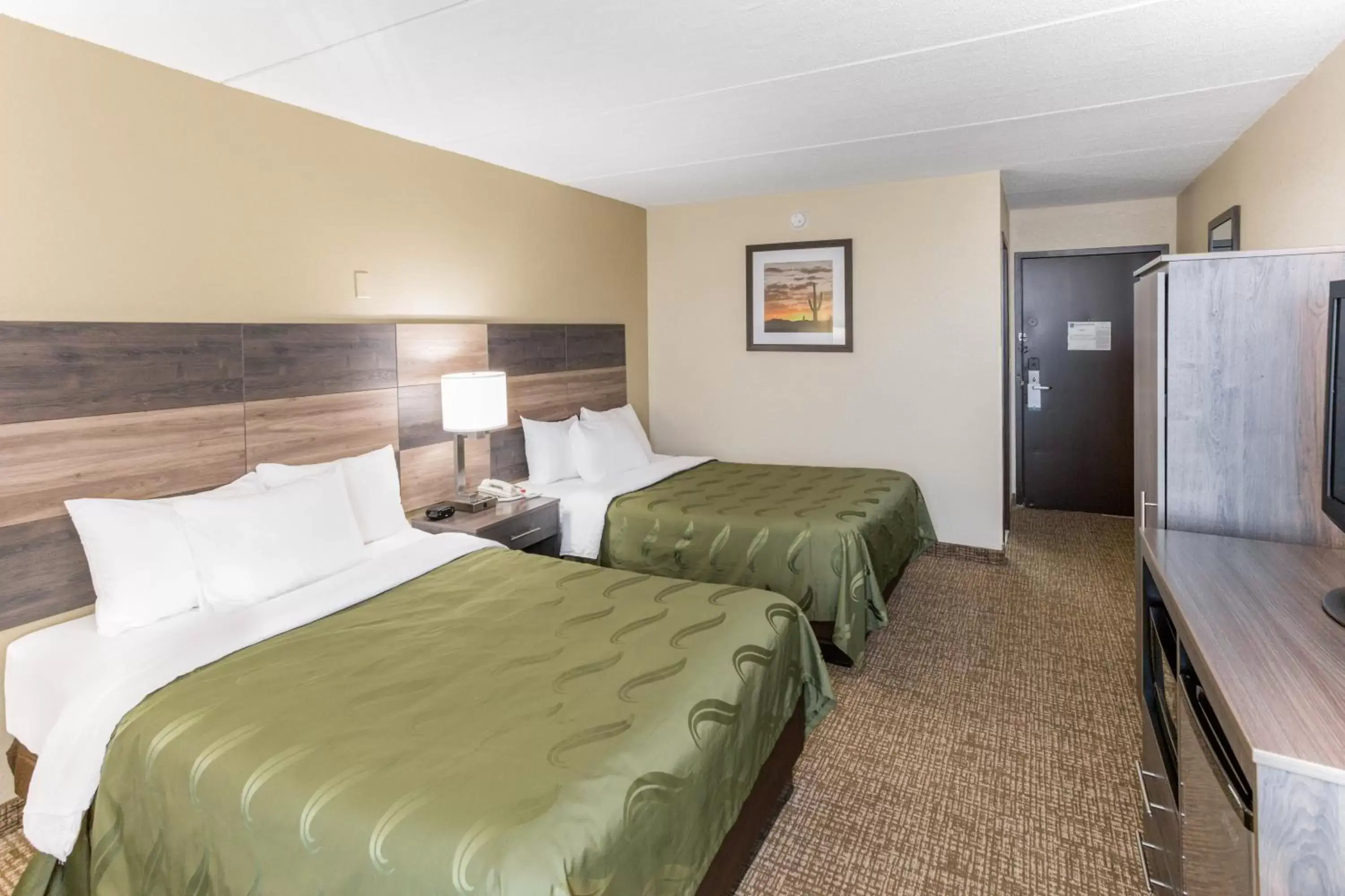 Photo of the whole room, Bed in Quality Inn & Suites Plattsburgh